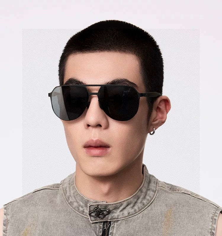 GUCCI 男款炫彩飞行员偏光太阳镜 ❤️材质：高清尼龙加厚卡槽高清偏光镜片 🌹无边框镜架💕颜👍型号：G