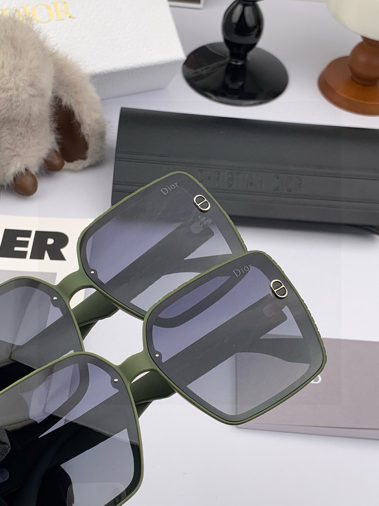 🔺 【DIOR-迪奥】2025开春新款 潮流爆款 时尚方框偏光太阳镜 高品质 佩戴舒适 网红潮款墨镜 型