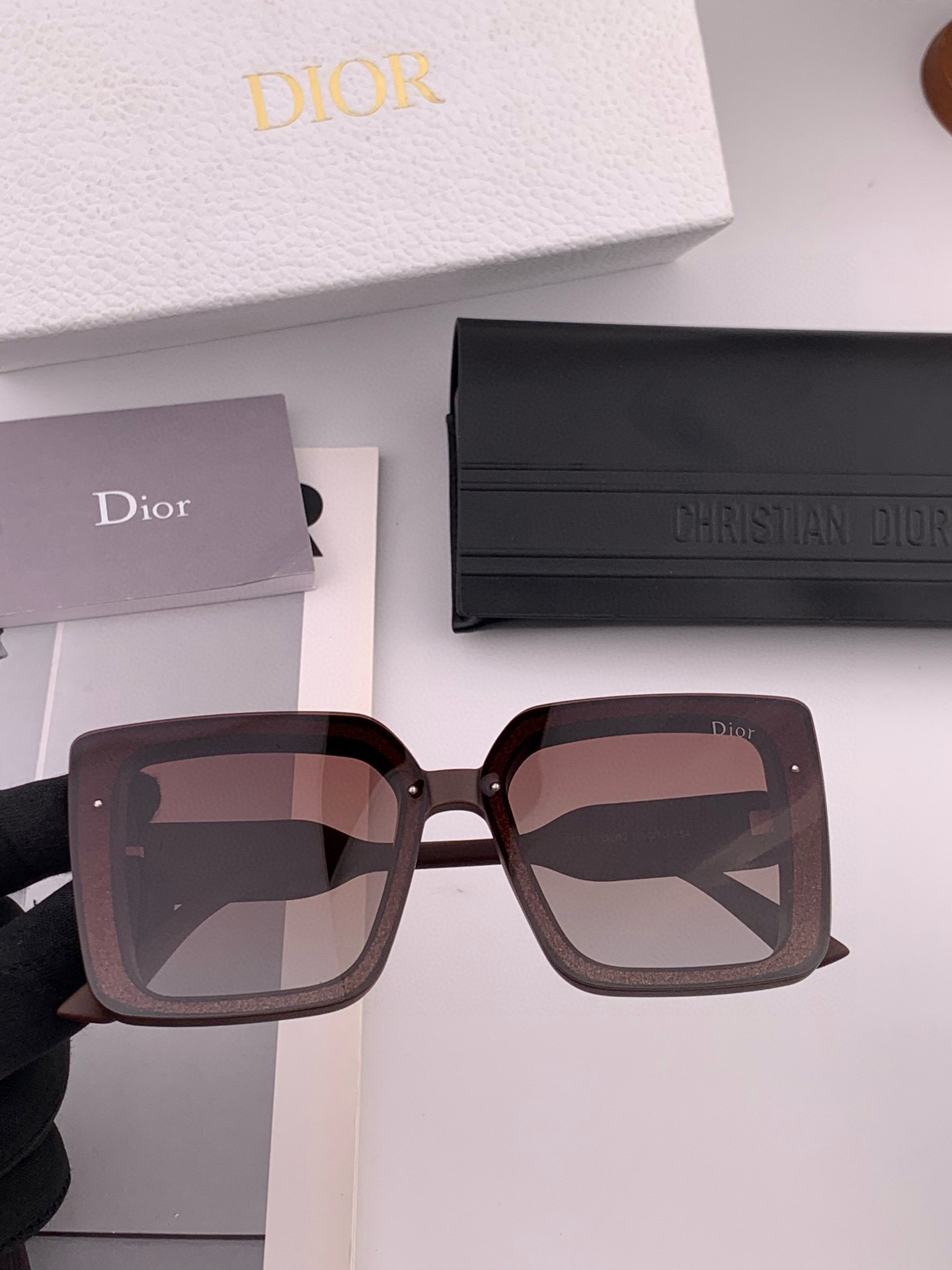 🔺 【DIOR-迪奥】2025开春新款 潮流爆款 时尚方框偏光太阳镜 高品质 佩戴舒适 网红潮款墨镜 型