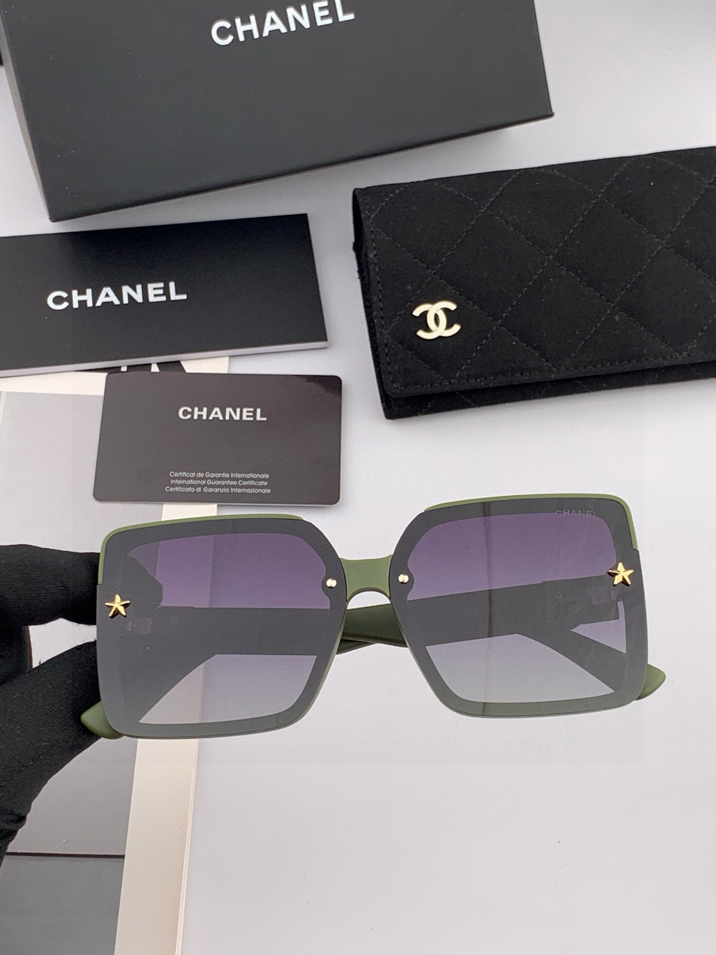 【CHANEL】香奈儿 2025新款潮流爆款 时尚方框太阳镜 佩戴舒适 网红潮款墨镜 女士高清加厚偏光太