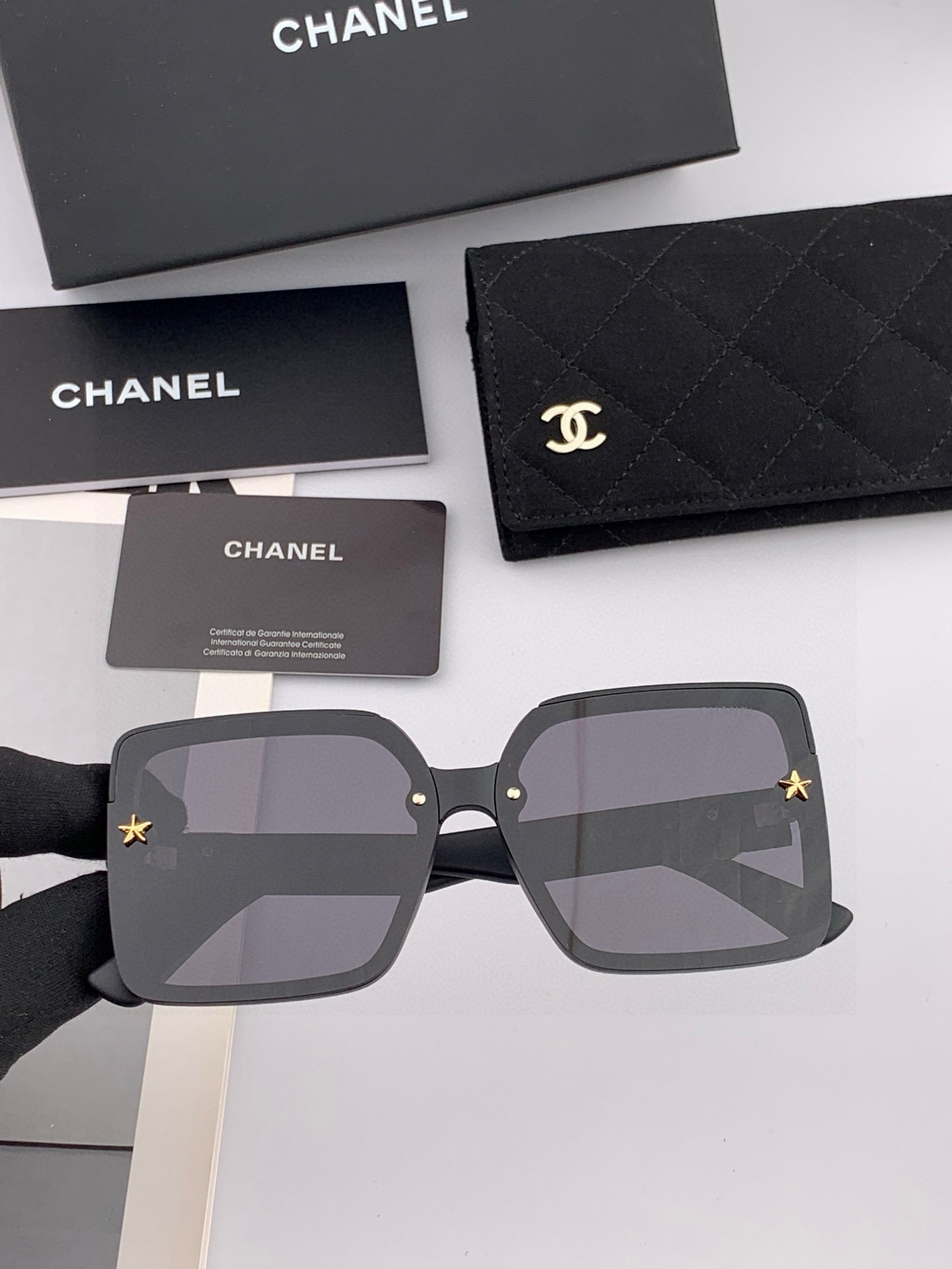 【CHANEL】香奈儿 2025新款潮流爆款 时尚方框太阳镜 佩戴舒适 网红潮款墨镜 女士高清加厚偏光太