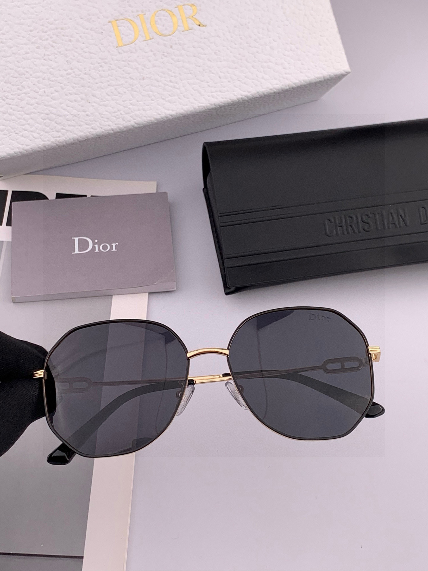 🔺 【DIOR-迪奥偏光太阳镜】2025开春新款 潮流爆款 时尚方框偏光太阳镜 高品质 佩戴舒适 网红潮