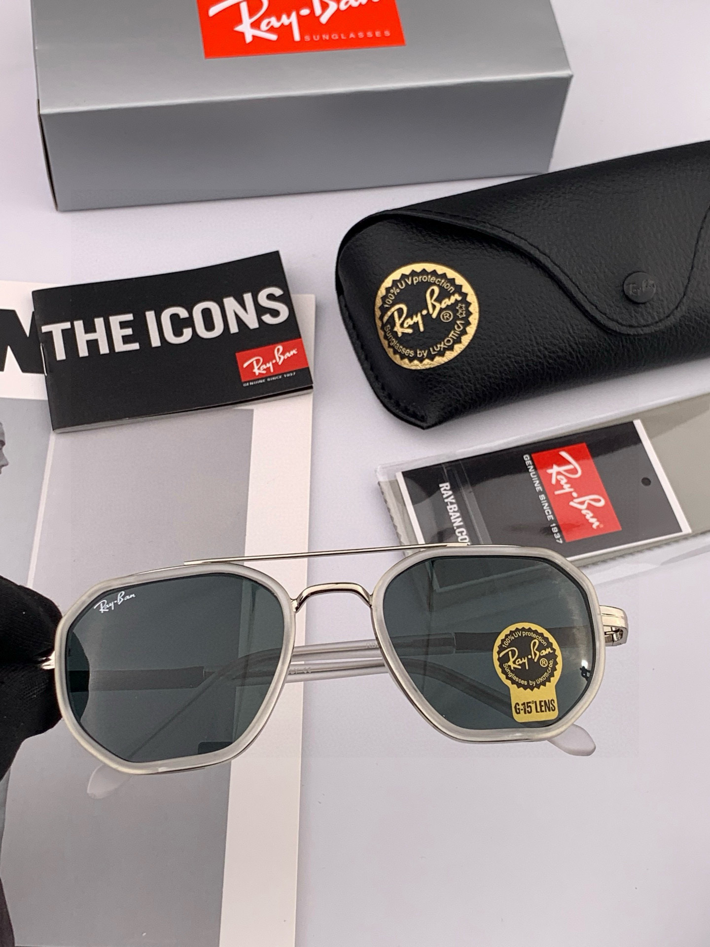 官方同步 品牌:雷朋经典男女士玻璃太阳镜 材质：美国宝丽来高清防爆钢化玻璃镜片 型号：RB2240