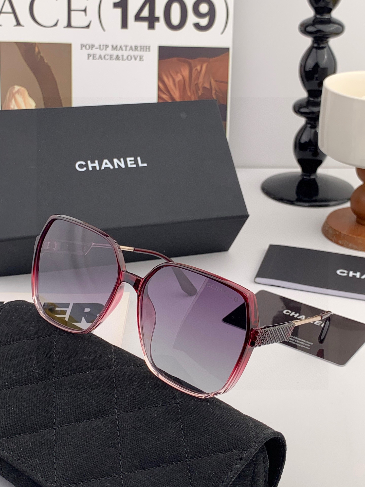 香奈儿 太阳镜🌞 2025开春新品超轻墨镜🆕众多博主网红都有配戴的 很有设计感 超前时尚💕 镜腿立体感十