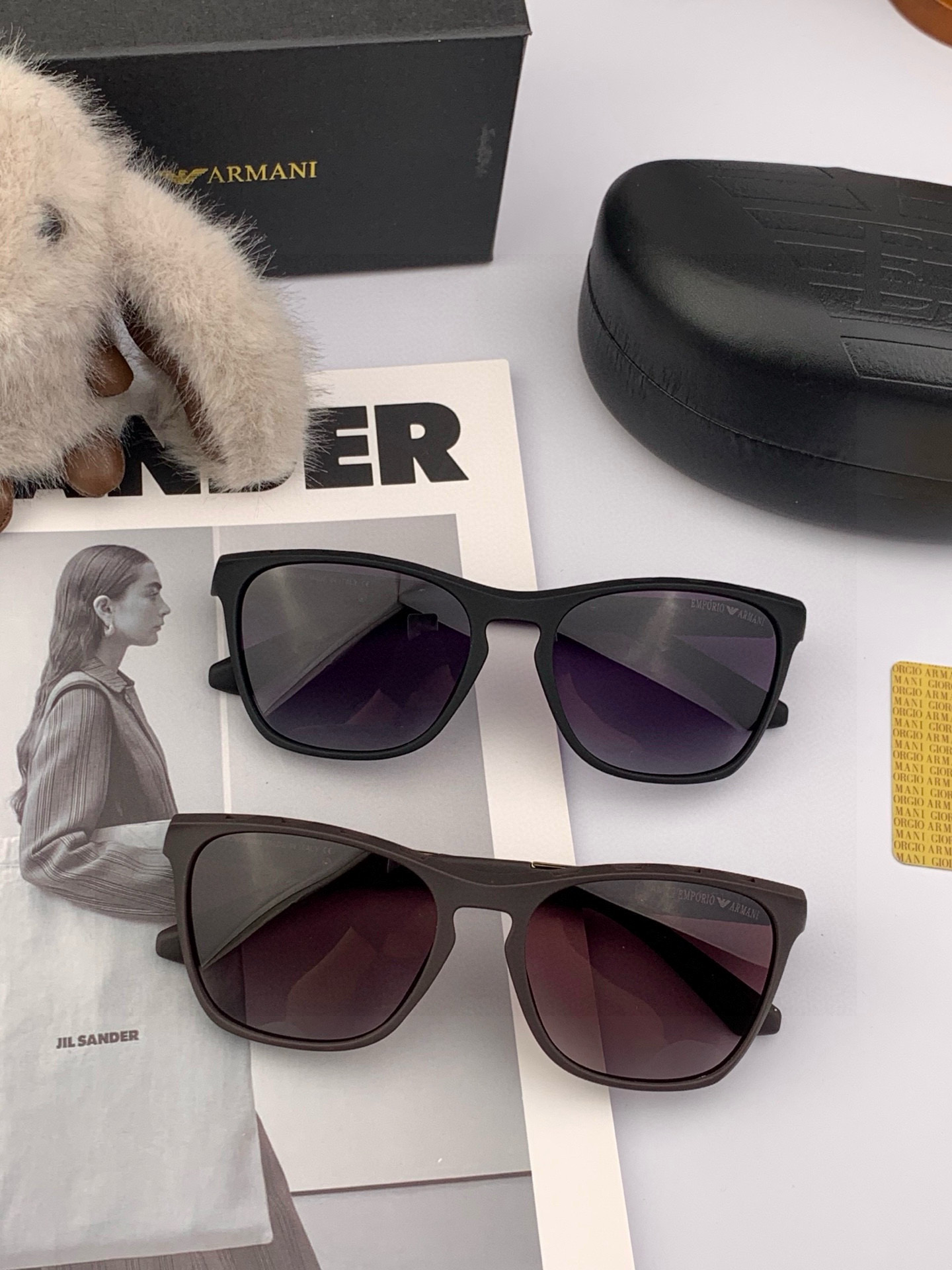 阿玛尼 大框太阳镜墨镜经典的方框设计，不挑脸型，无论搭配大衣还是连衣裙都非常显气质偏光镜片预防紫外线 型