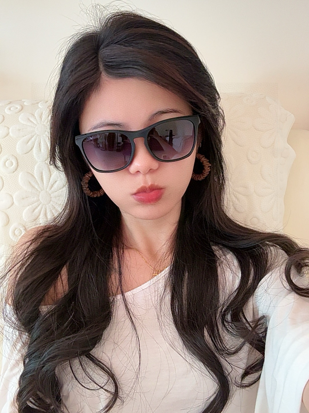 阿玛尼 大框太阳镜墨镜经典的方框设计，不挑脸型，无论搭配大衣还是连衣裙都非常显气质偏光镜片预防紫外线 型