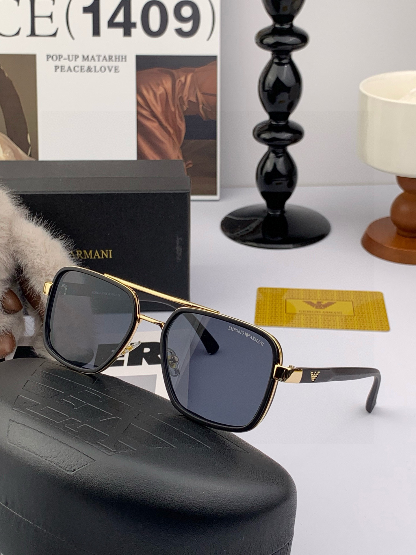 【阿玛尼】2025新款超百搭金属太阳镜、造型轮廓超大镜框完美修饰脸型，时尚超级百搭 ！型号：A624