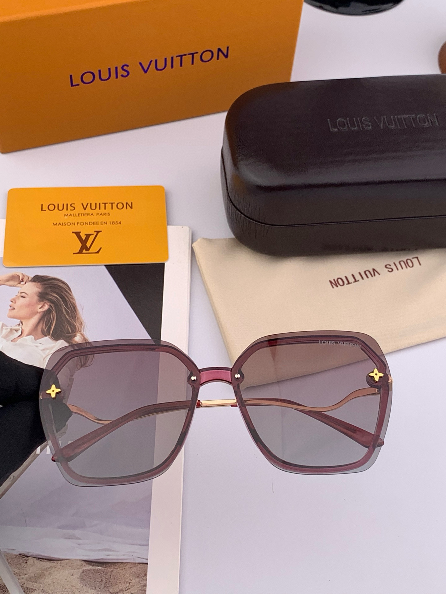 LV 太阳镜潮品官网模特同款 [玫瑰][玫瑰]四叶草🍀精致个性设计简约时尚 高品质值得拥有绝对潮爆整个夏