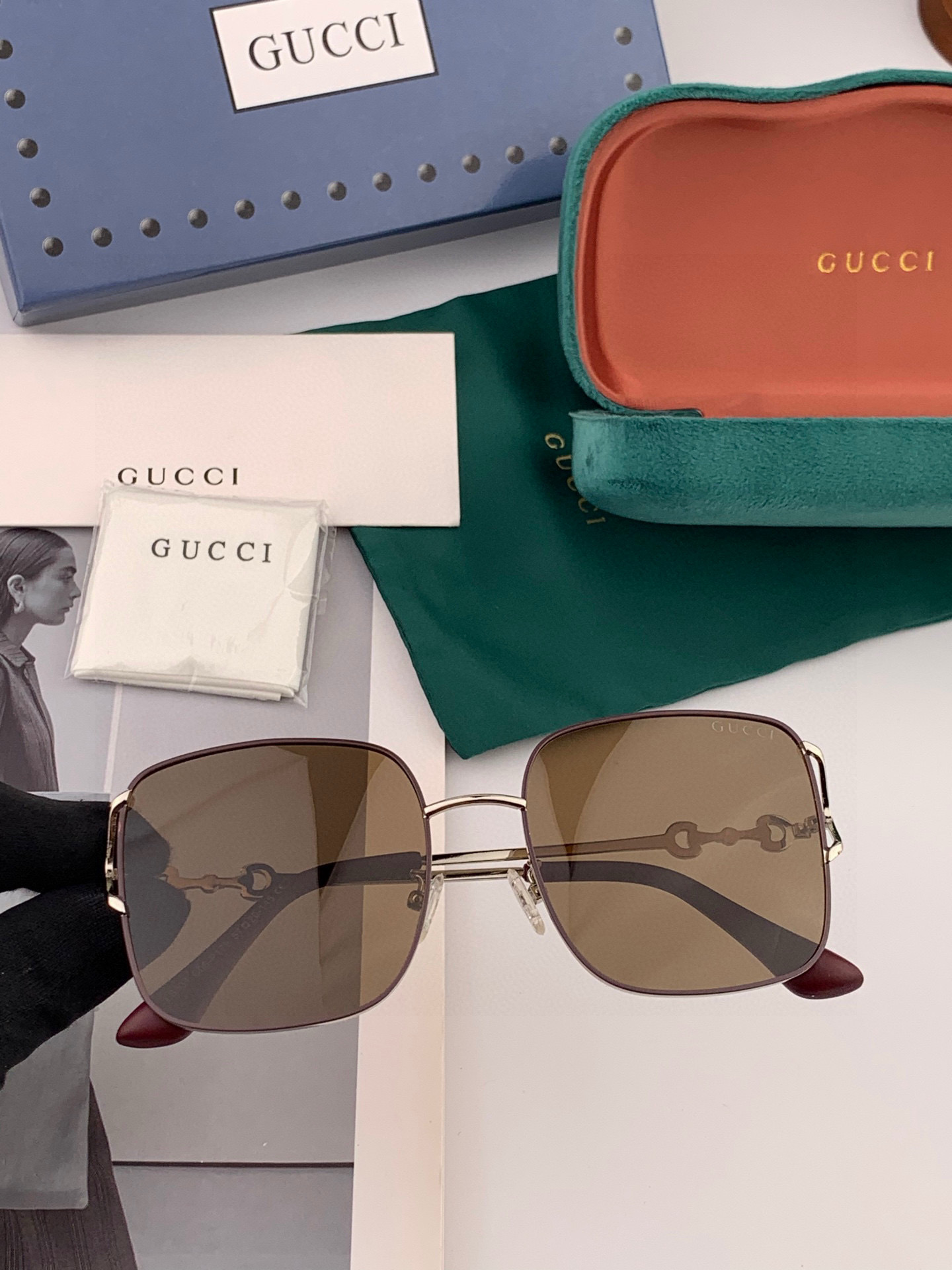 Gucci 。 高品质男女款墨镜 👍 进口宝丽来偏光镜片 。蛤蟆镜 开车钓鱼都可 。百搭显瘦墨镜韩版男士