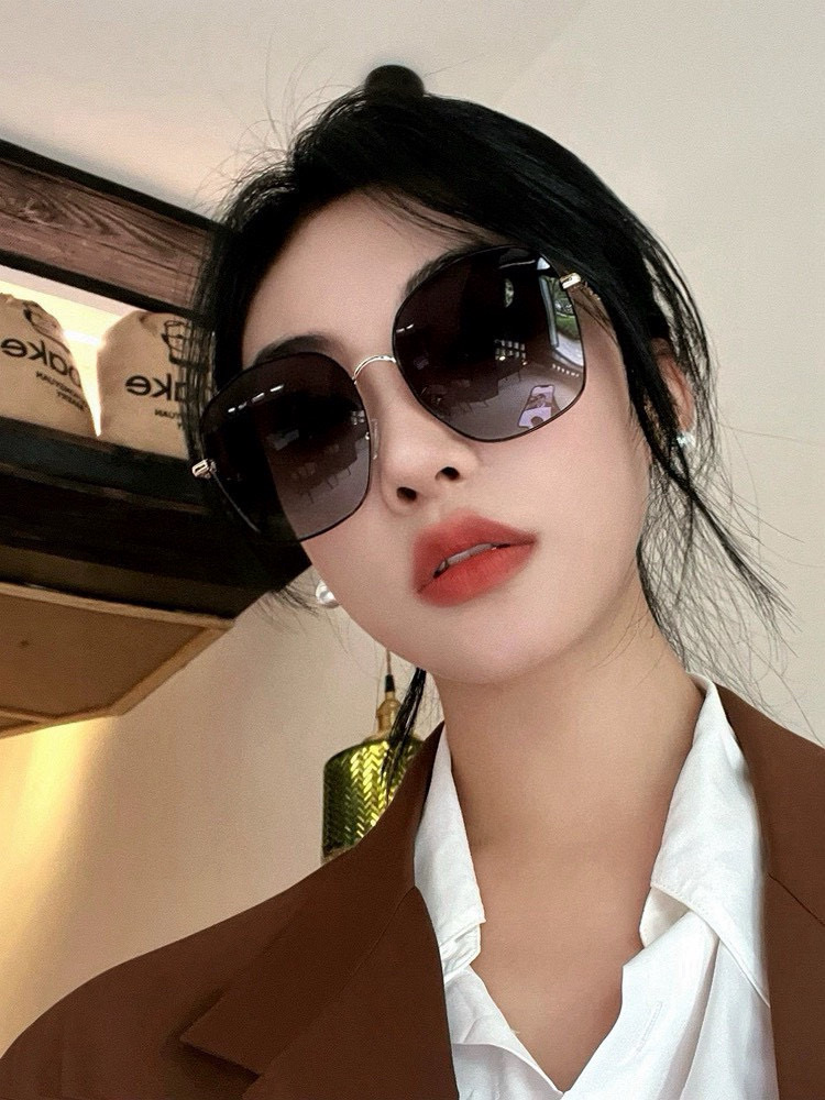 【CHANEL】香奈儿 2025新款山茶花潮流爆款 时尚圆框高清偏光太阳镜 佩戴舒适 网红潮款墨镜 ♥️