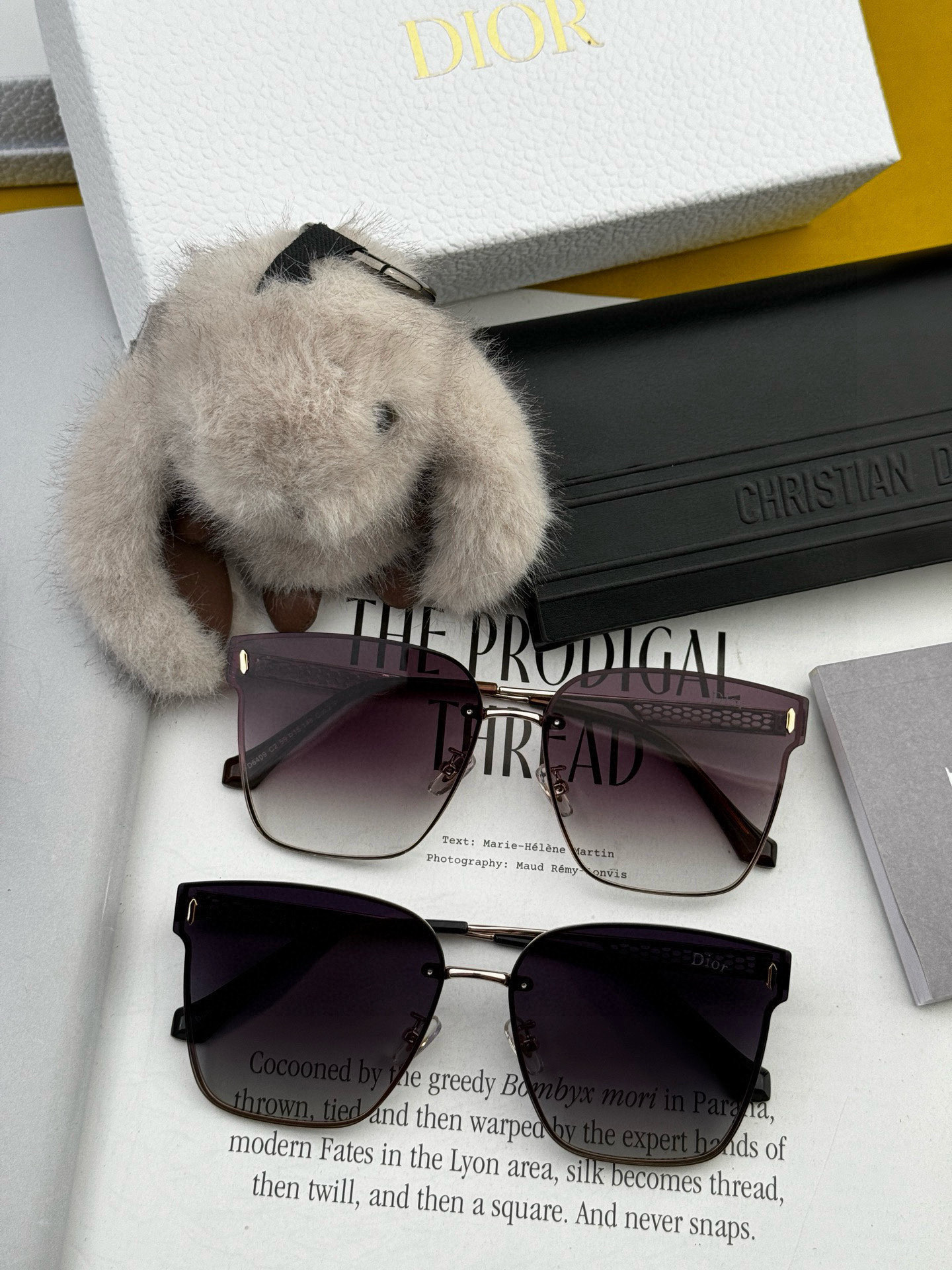 【尼龙偏光系列】DIOR无框太阳镜墨方框设计，不挑脸型，无论搭配大衣还是连衣裙都非常显气质尼龙偏光镜片预