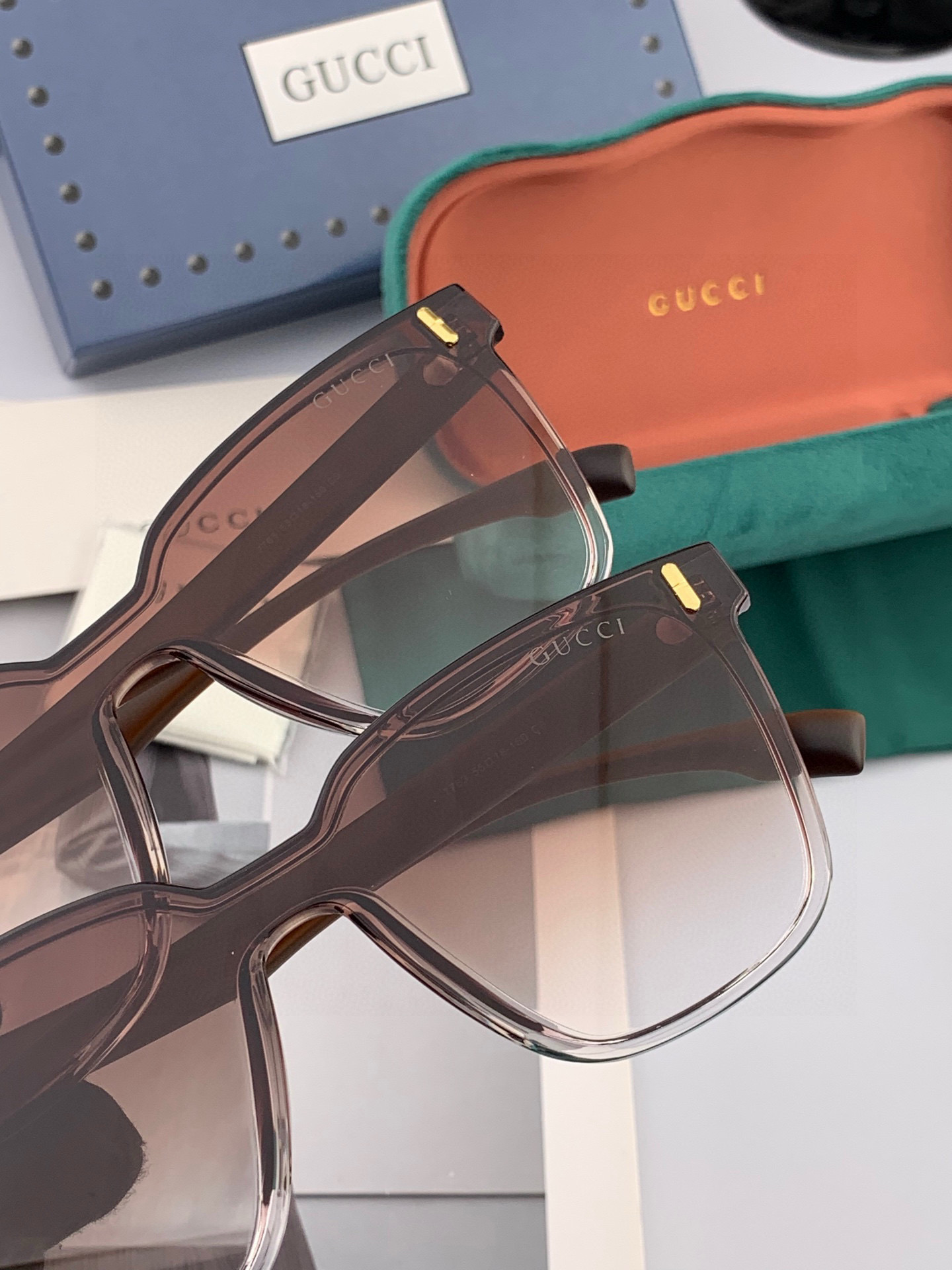 🔺 【GUCCI-尼龙偏光太阳镜】2025开春新款 潮流爆款 时尚方框连体偏光太阳镜 高品质 佩戴舒适 