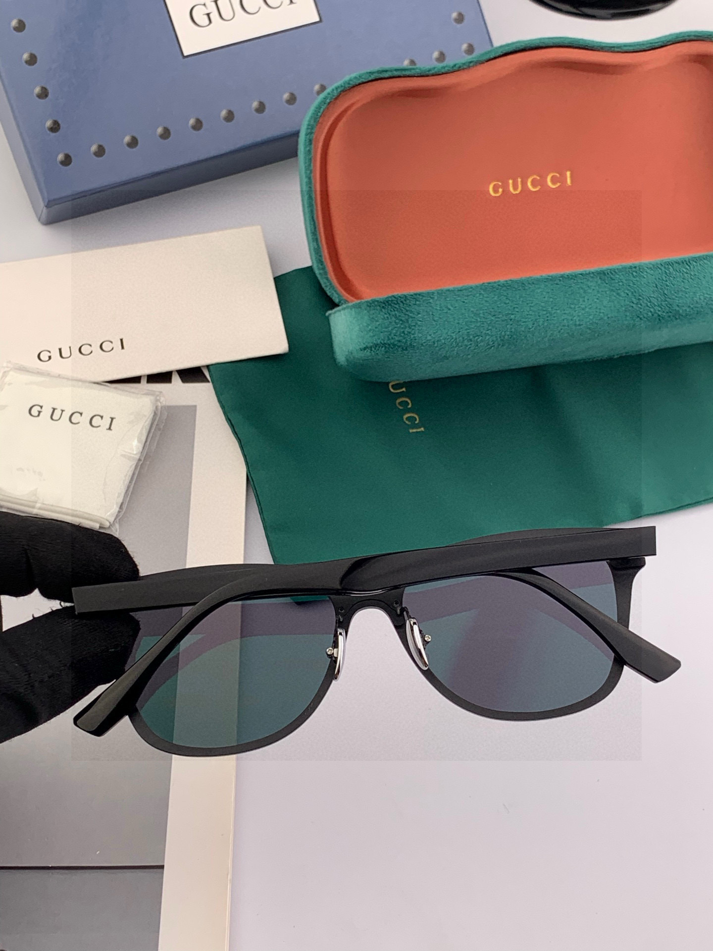 连体镜GUCCI2025开春新款一体镜 大框太阳镜男女同款 😎 爆款大框尼龙太阳镜 超逼格超酷 镜腿品牌