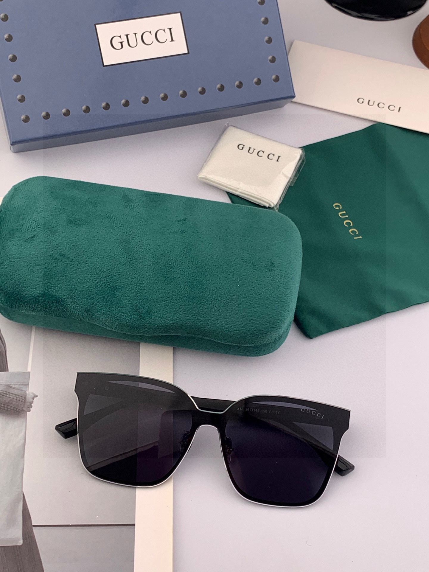 连体镜GUCCI2025开春新款一体镜 大框太阳镜男女同款 😎 爆款大框尼龙太阳镜 超逼格超酷 镜腿品牌