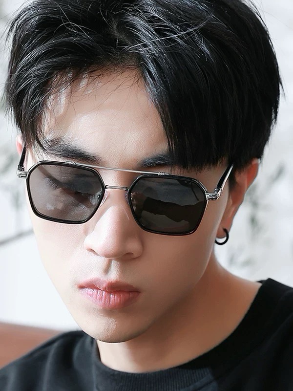 MAYBACH迈巴赫年度最牛硬货👍🏻 官网经典蛤蟆款 ❗️极力推荐款‼️选用定制进口板料双色拼腿 采用K