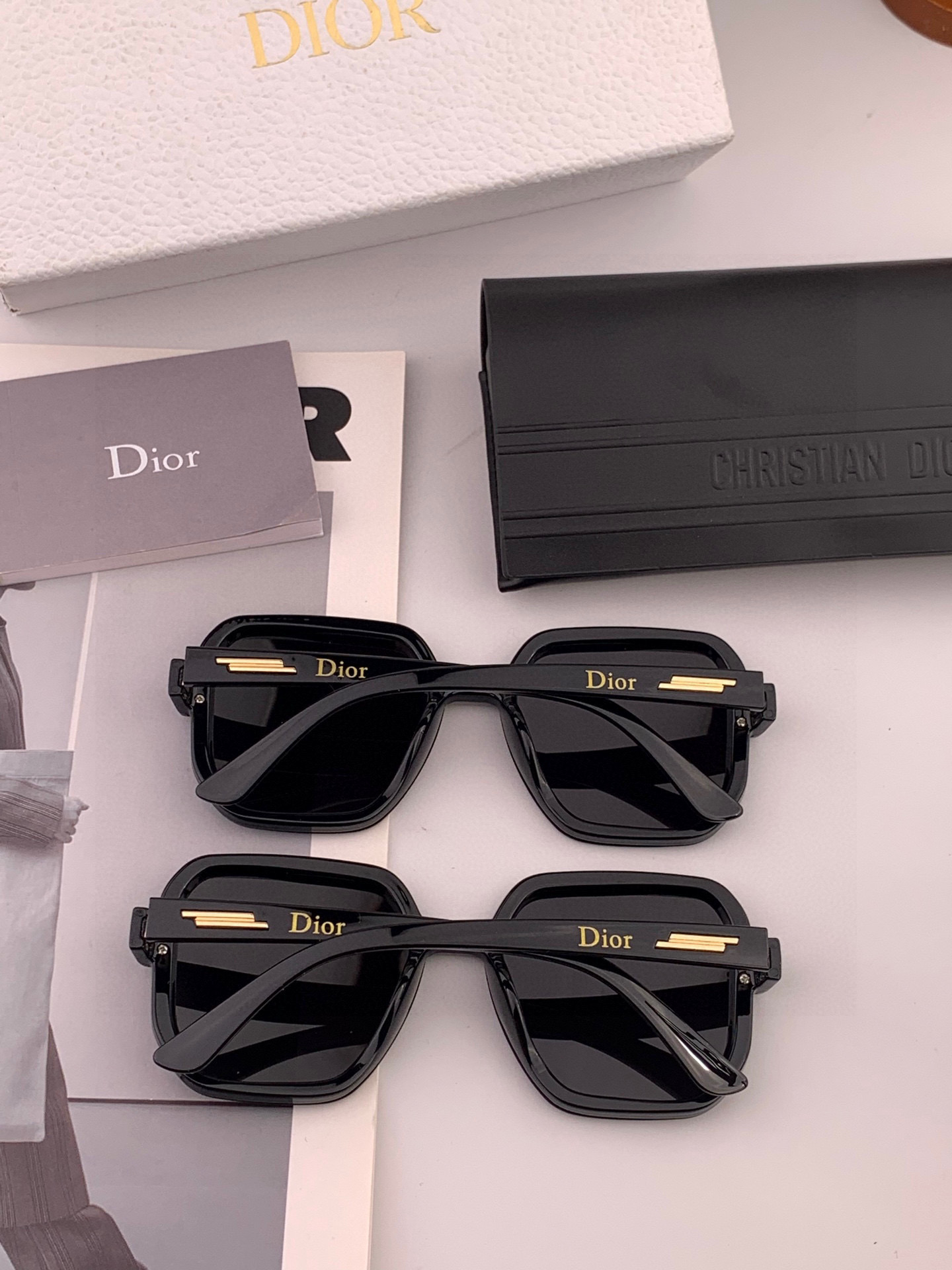 TR版本-偏光【独家大牌太阳镜无滤镜‼实拍上架 Dior官网最新发布新款太阳镜🕶，注意⚠我们是高清镜片，