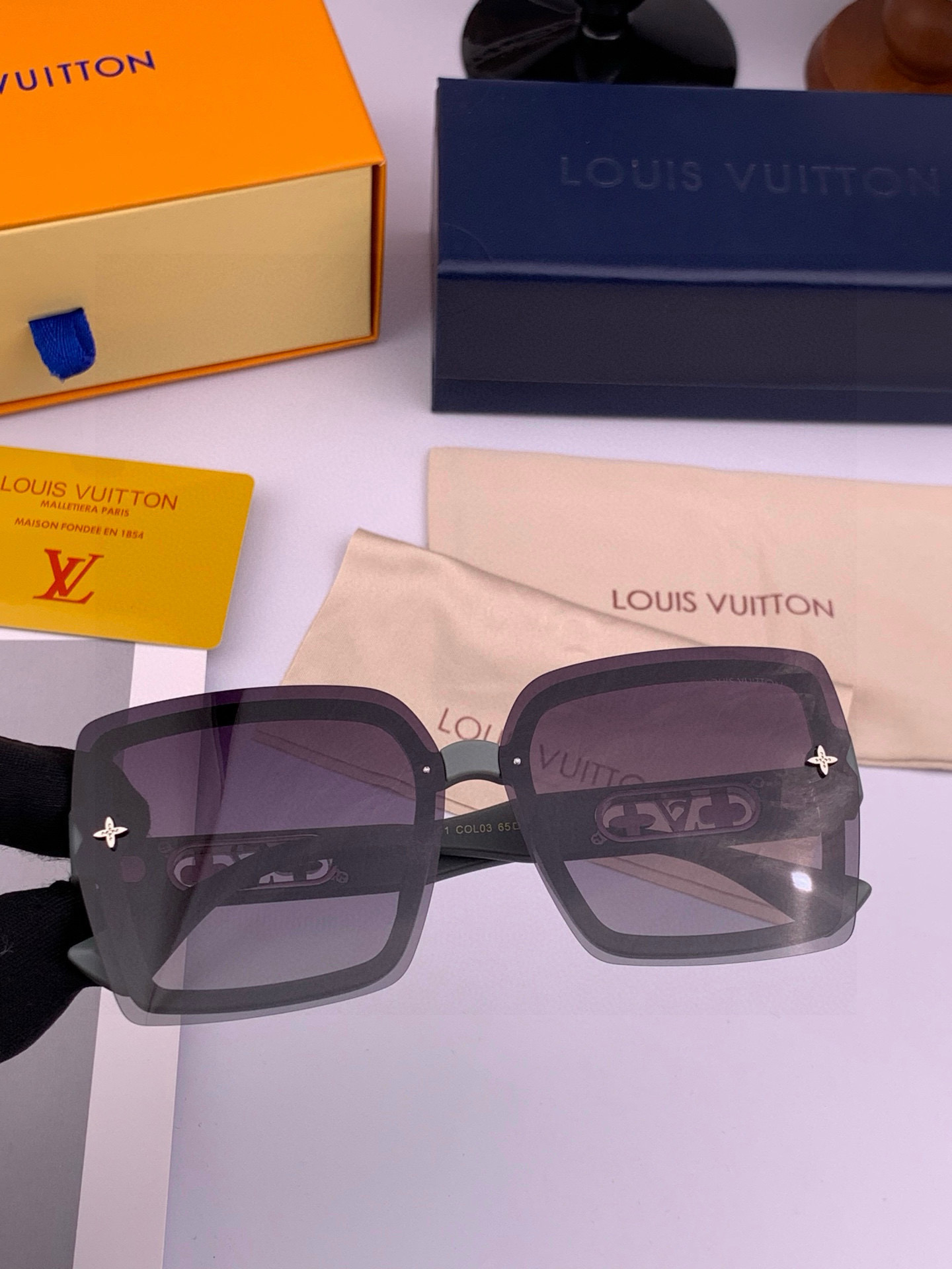 LV 太阳镜潮品官网模特同款 [玫瑰][玫瑰]四叶草🍀精致个性设计简约时尚 高品质值得拥有绝对潮爆整个夏