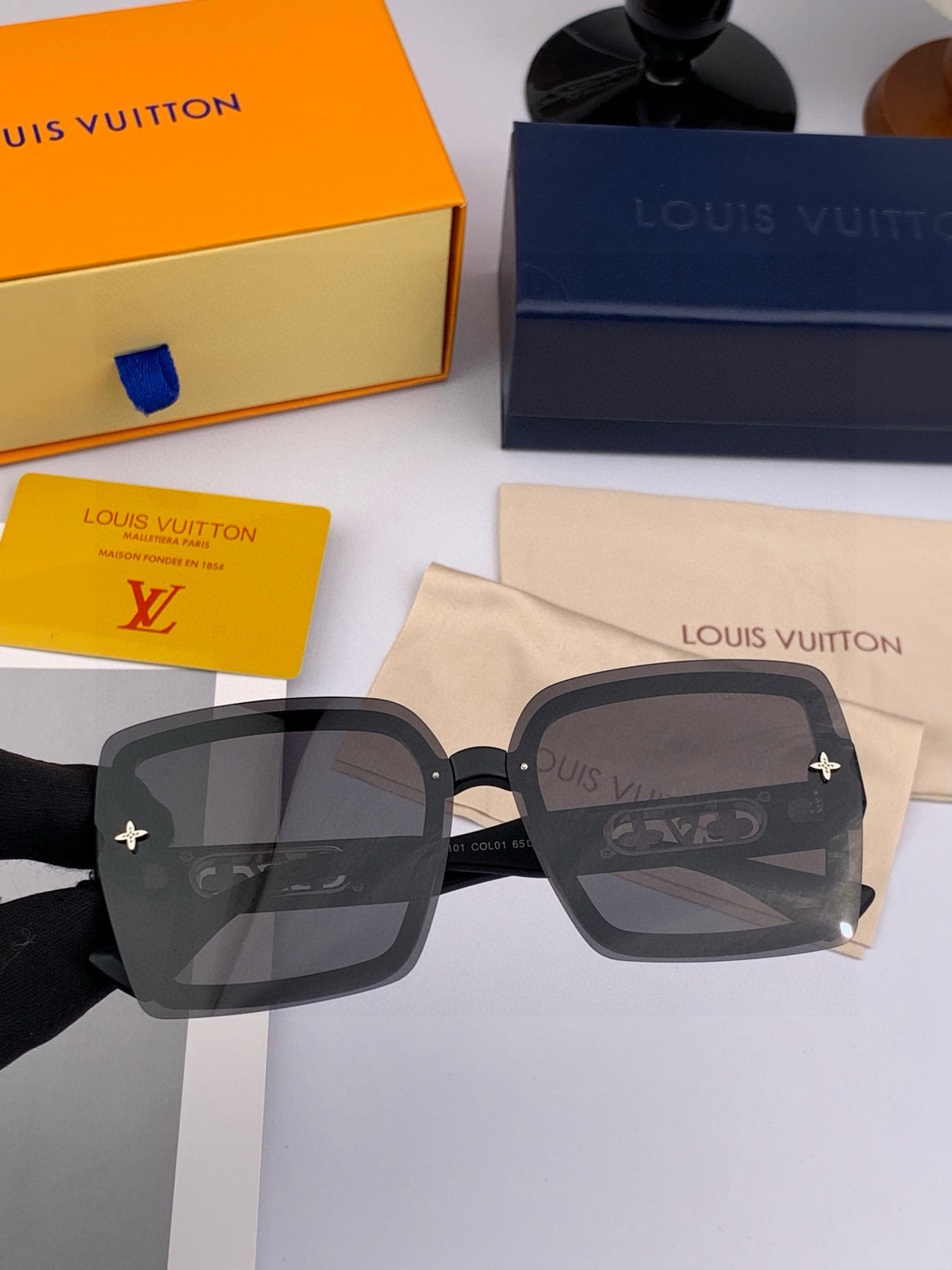 LV 太阳镜潮品官网模特同款 [玫瑰][玫瑰]四叶草🍀精致个性设计简约时尚 高品质值得拥有绝对潮爆整个夏