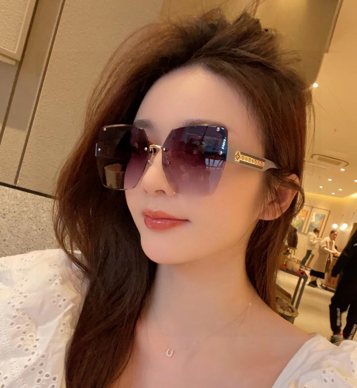 【TR偏光系列】lv大框太阳镜墨镜经典的方框设计，不挑脸型，无论搭配大衣还是连衣裙都非常显气质偏光镜片预