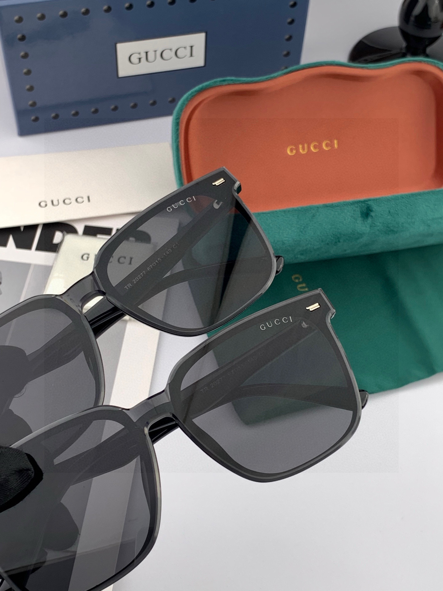 🔺 【GUCCI-尼龙太阳镜】2025开春新款 潮流爆款 时尚方框连体太阳镜 高品质 佩戴舒适 网红潮款