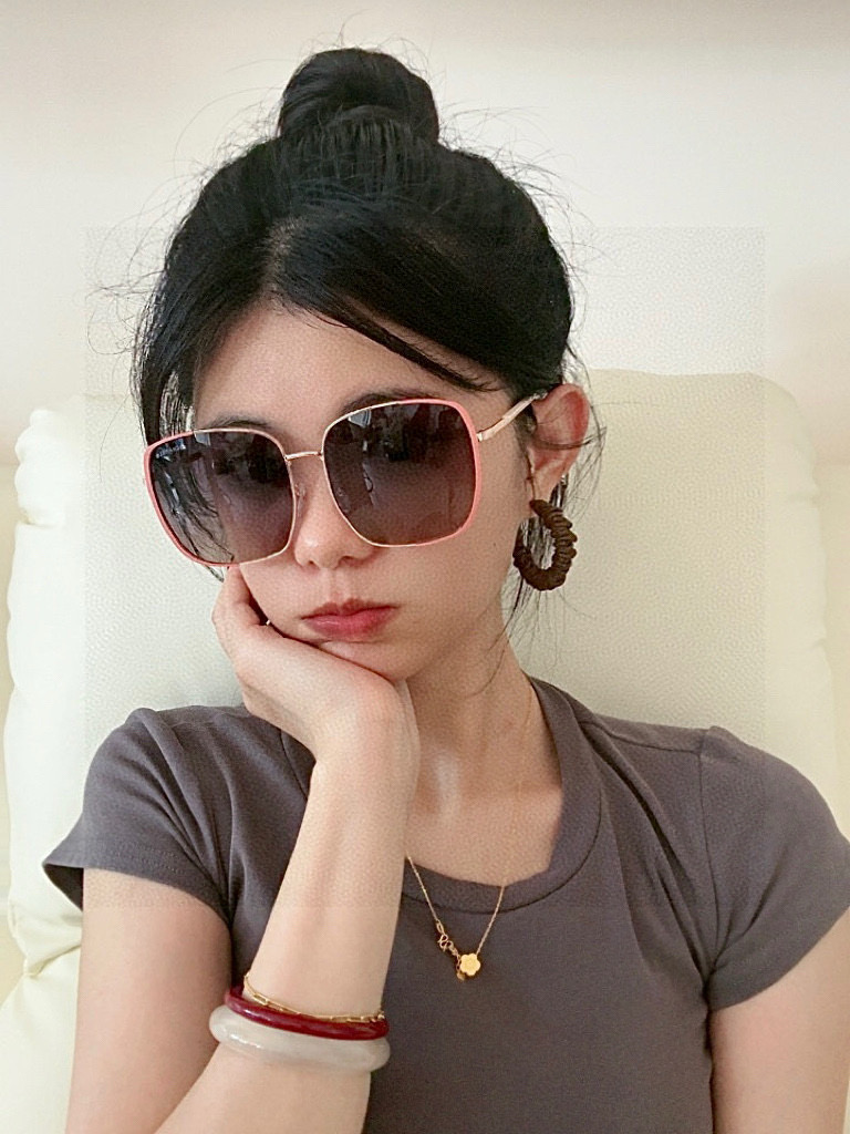 【CHANEL】2025新款 香奈儿 时尚百搭大方框，别致半框设计 大气风格 全新清新配色，街拍气质护目