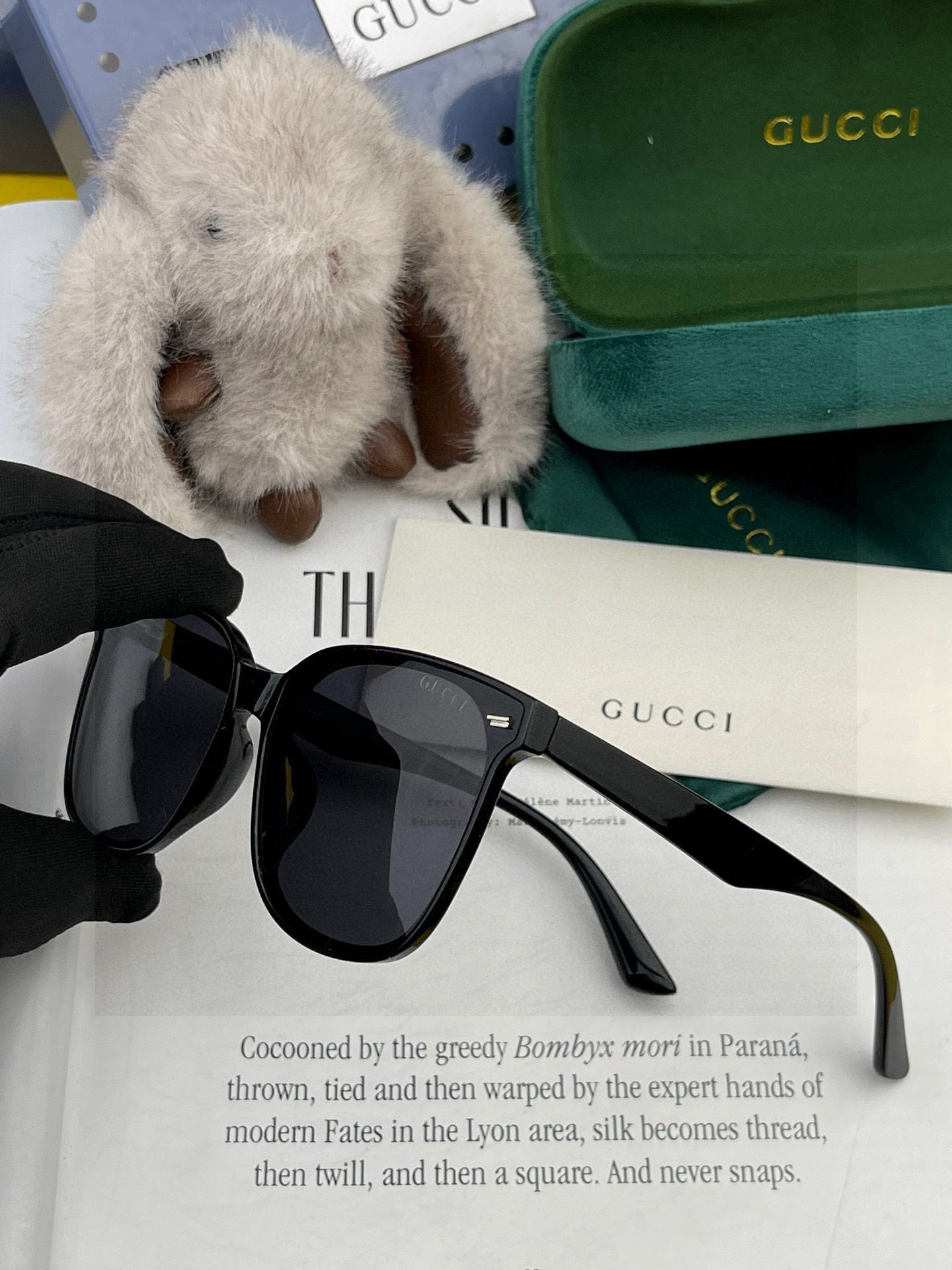 超好看 潮酷【GUCCI】古驰 新款款太阳镜以独特魅力和前卫风格诠释春夏最新眼镜，以方框设计，中梁连体质