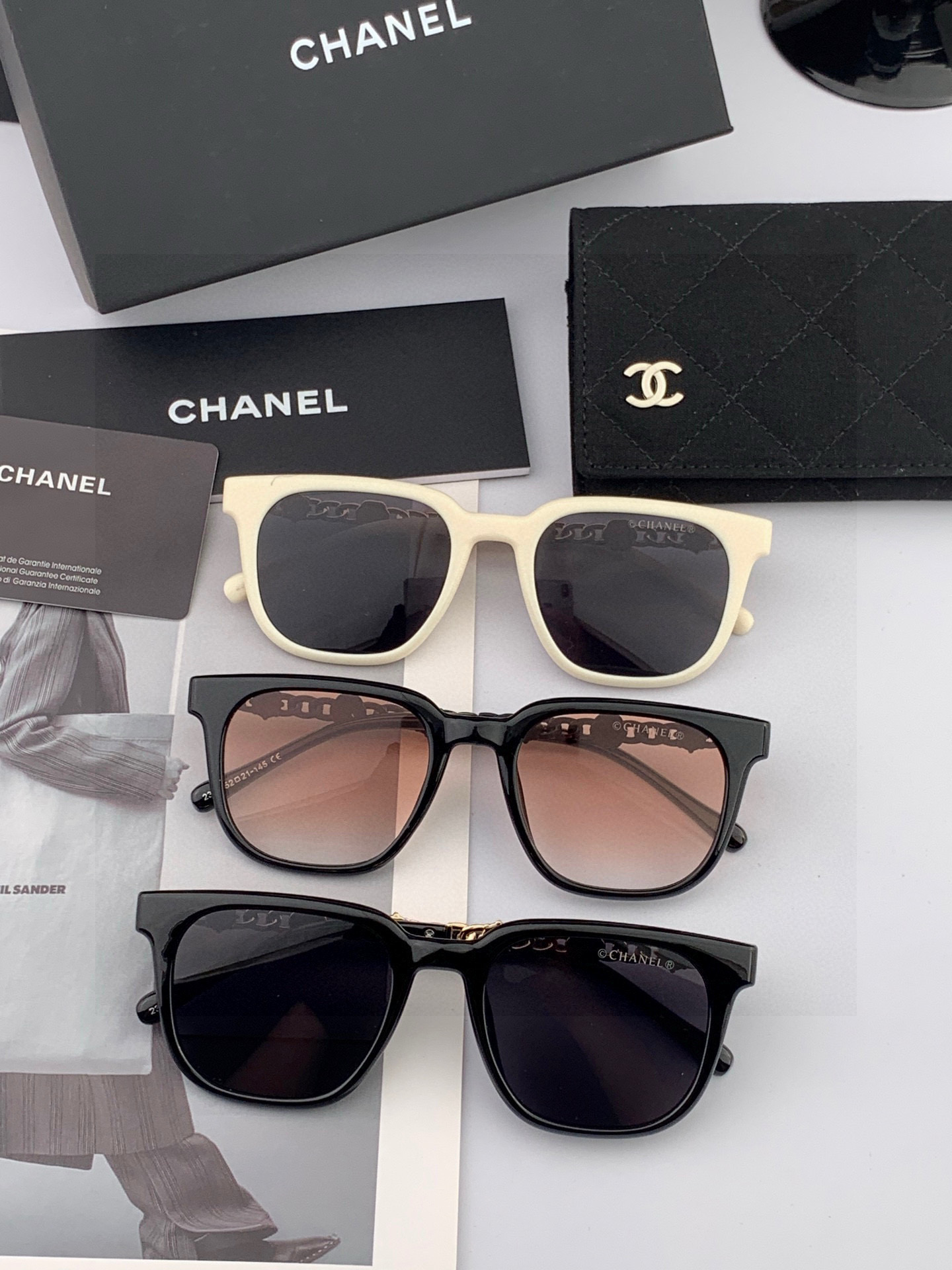 新品CHANEL 香奈儿太阳镜以独特魅力和前卫风格诠释春夏最新眼镜，质感超好佩带舒适 型号：CH5236