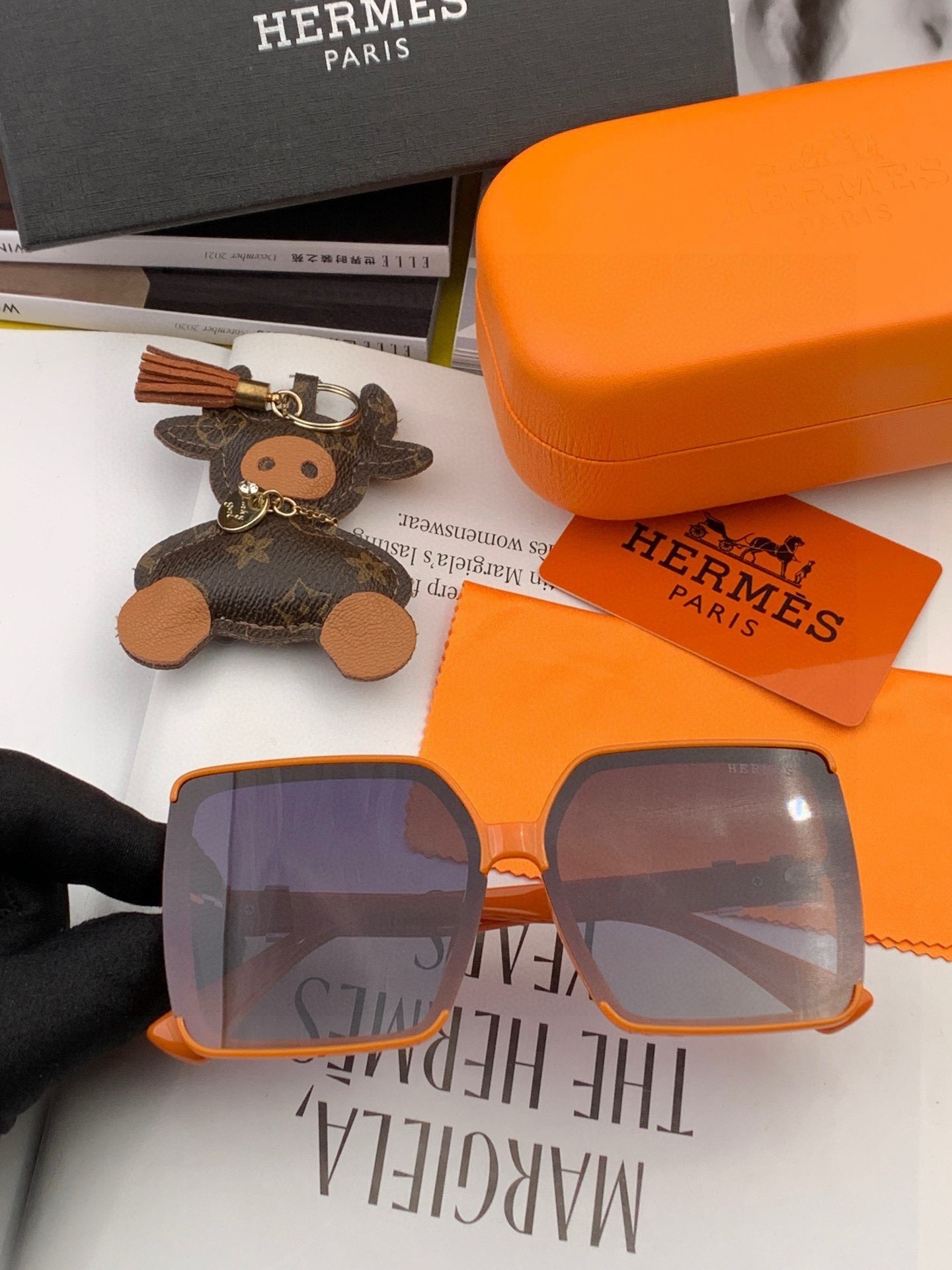 2025新款 爱马仕女士偏光太阳镜🕶️ 宝丽来高清镜片🎉高品质TR-90镜框 时尚百搭！型号：H5204