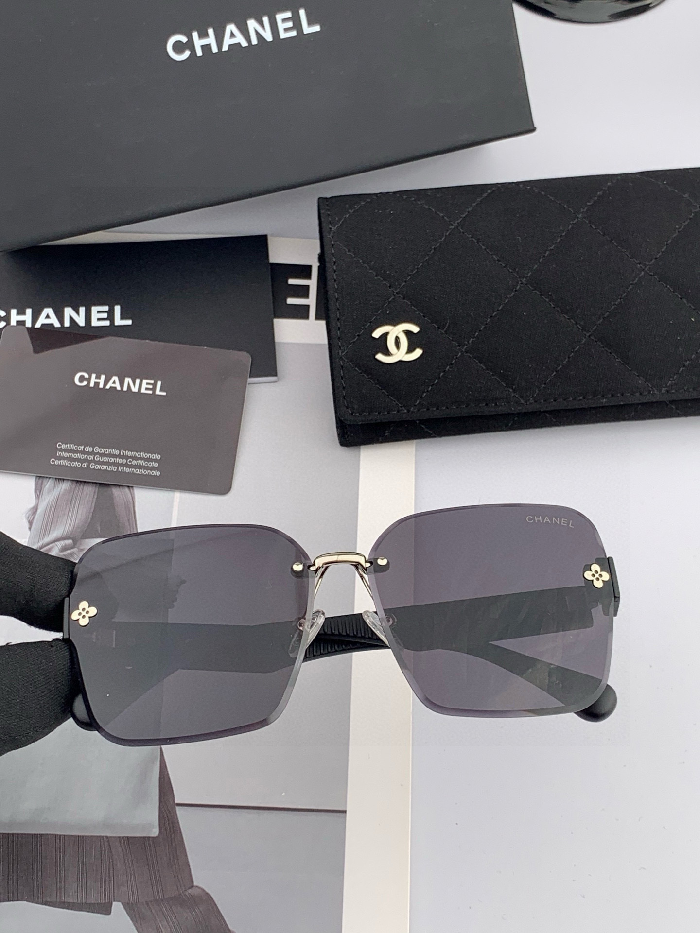 【CHANEL】香奈儿 2025新款潮流爆款 时尚方框太阳镜 佩戴舒适 网红潮款墨镜 女士高清加厚偏光太