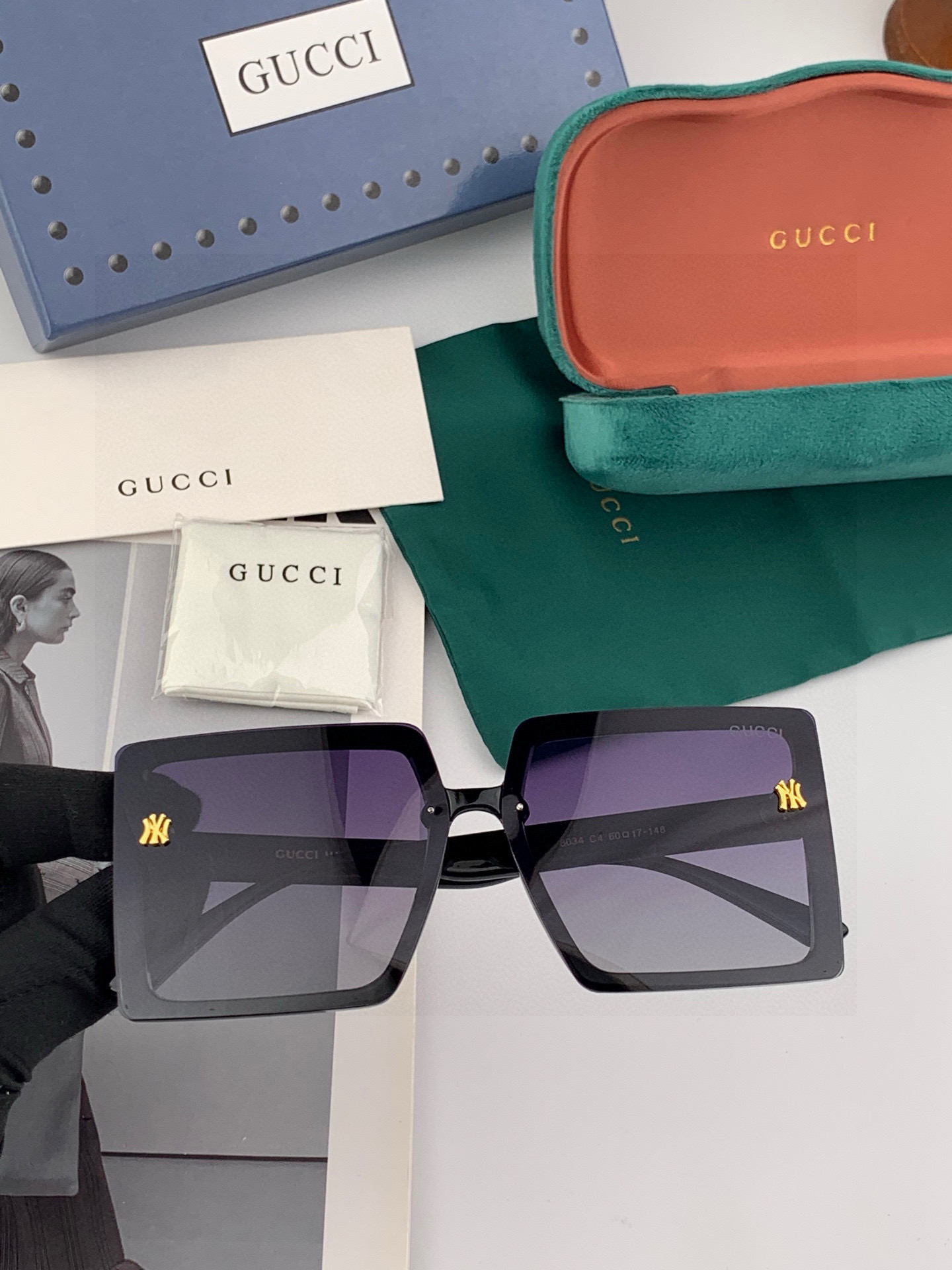 【TR偏光系列】 Gucci联名系列限量版经典的方框设计，不挑脸型，无论搭配大衣还是连衣裙都非常显气质 