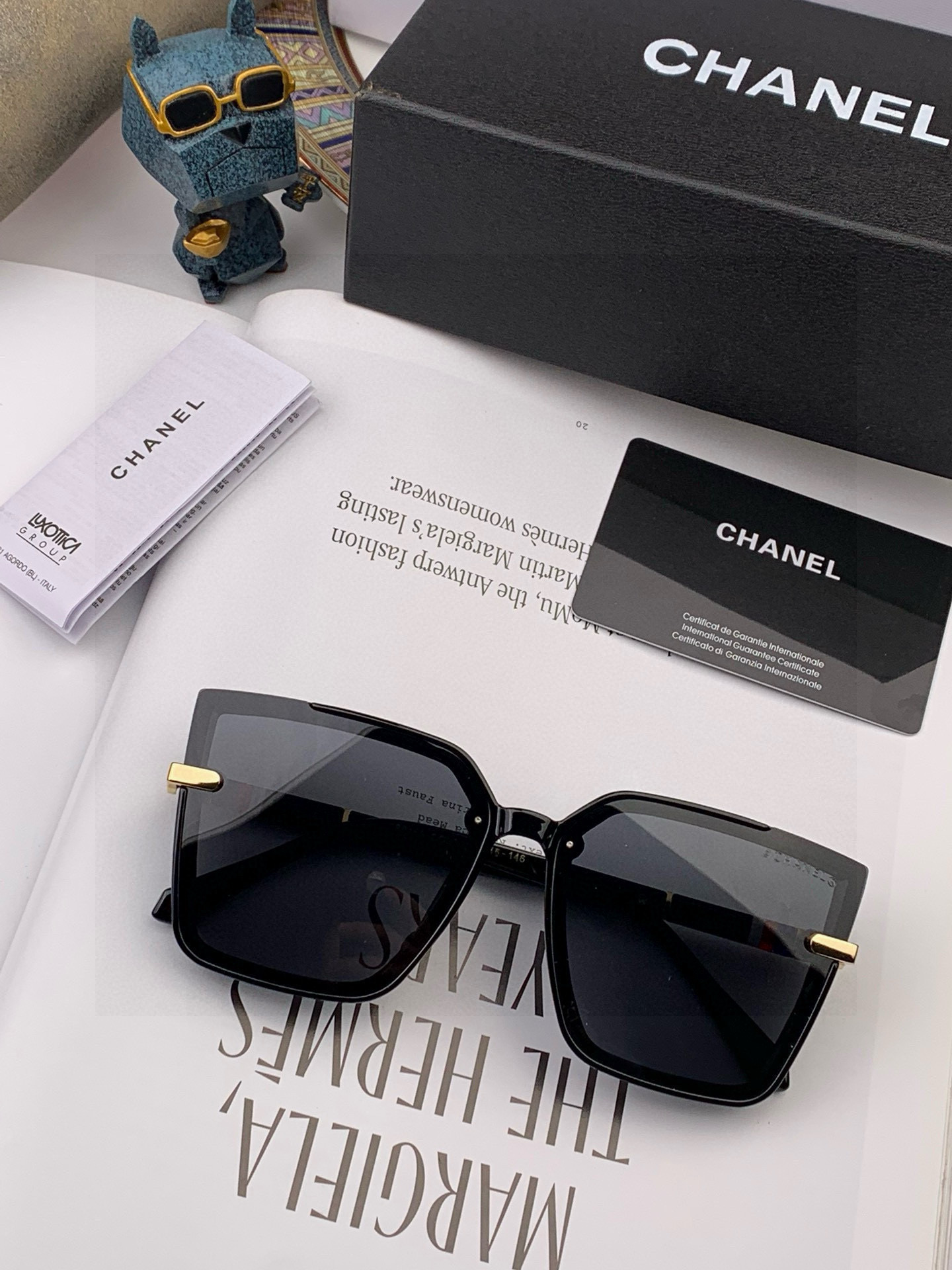 香奈儿 女士太阳镜🎒2025 新款 最潮时尚太阳镜👓👕出行必备👒👠潮人必备[呲牙][呲牙] 高档金属镶钻