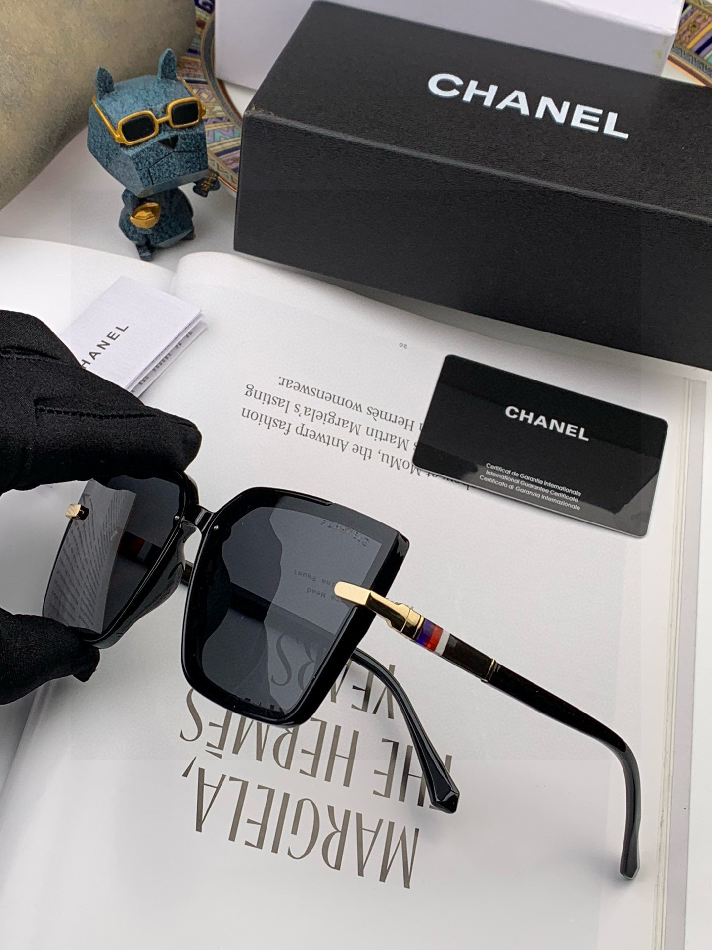 香奈儿 女士太阳镜🎒2025 新款 最潮时尚太阳镜👓👕出行必备👒👠潮人必备[呲牙][呲牙] 高档金属镶钻