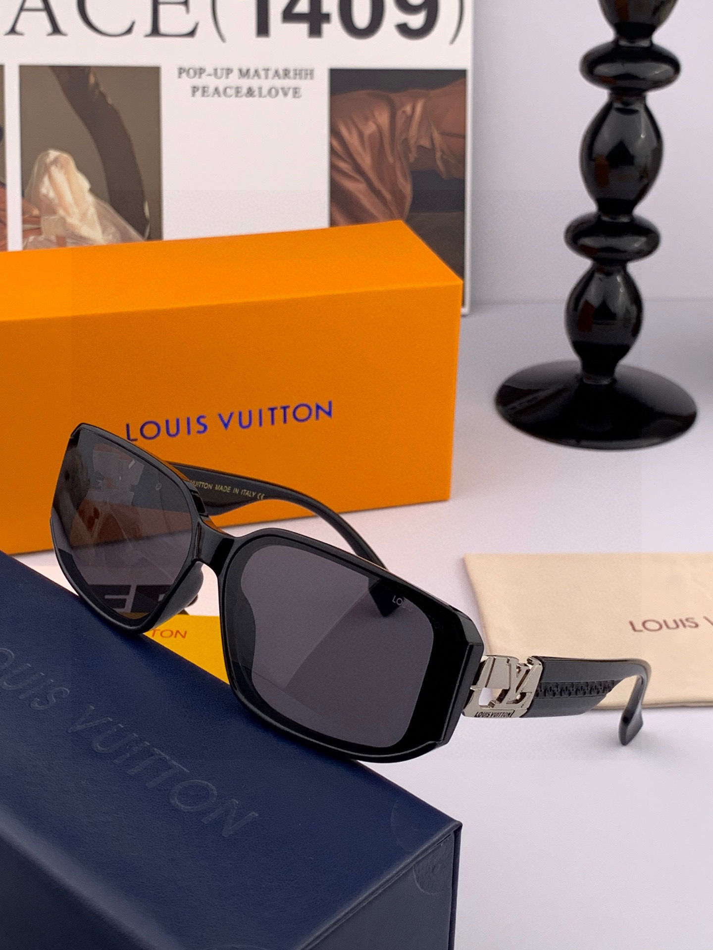 LV 2025年开春新款 潮流爆款 时尚方框太阳镜 高品质 佩戴舒适 网红潮款墨镜 型号L7132