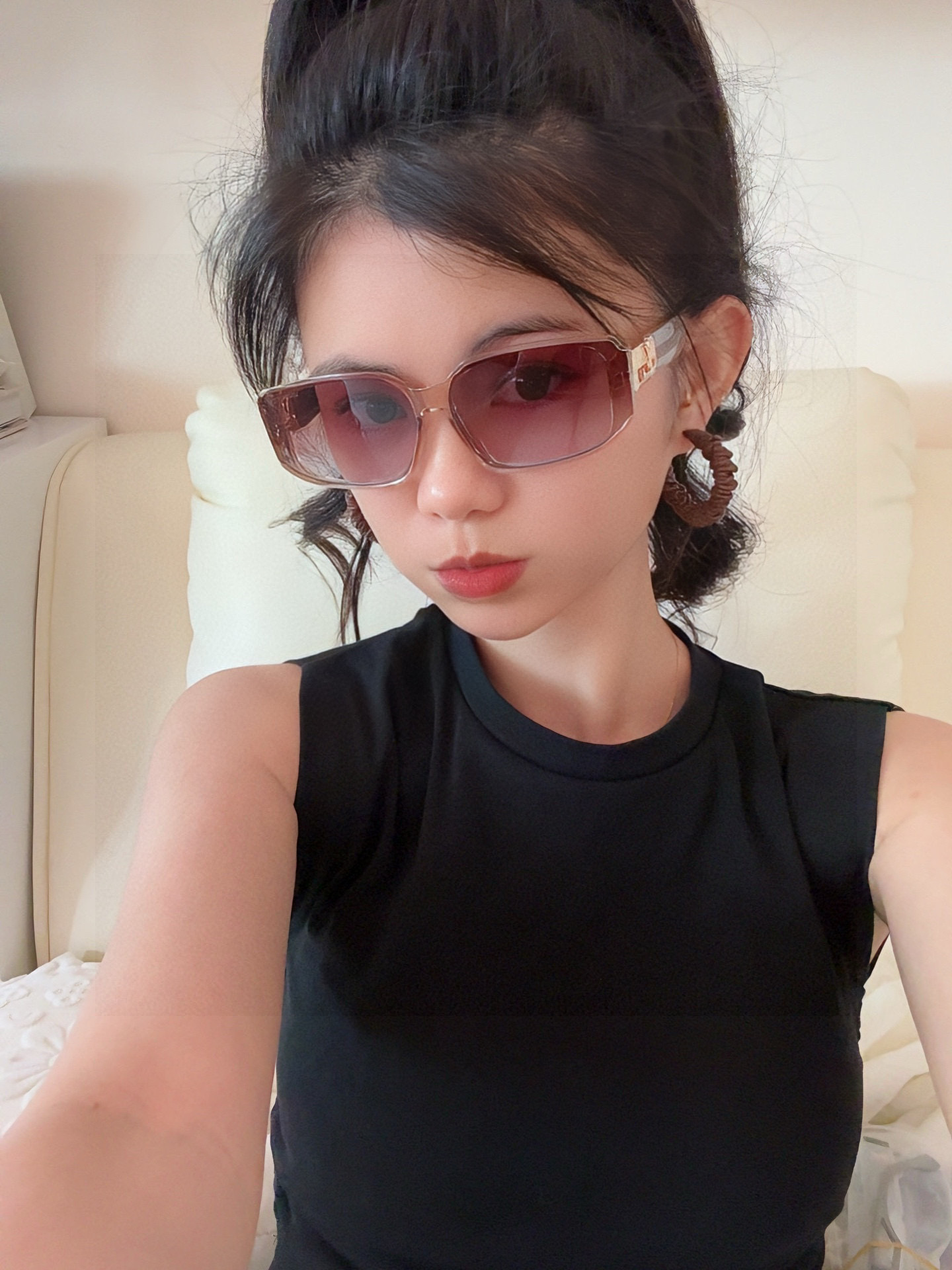 LV 2025年开春新款 潮流爆款 时尚方框太阳镜 高品质 佩戴舒适 网红潮款墨镜 型号L7132