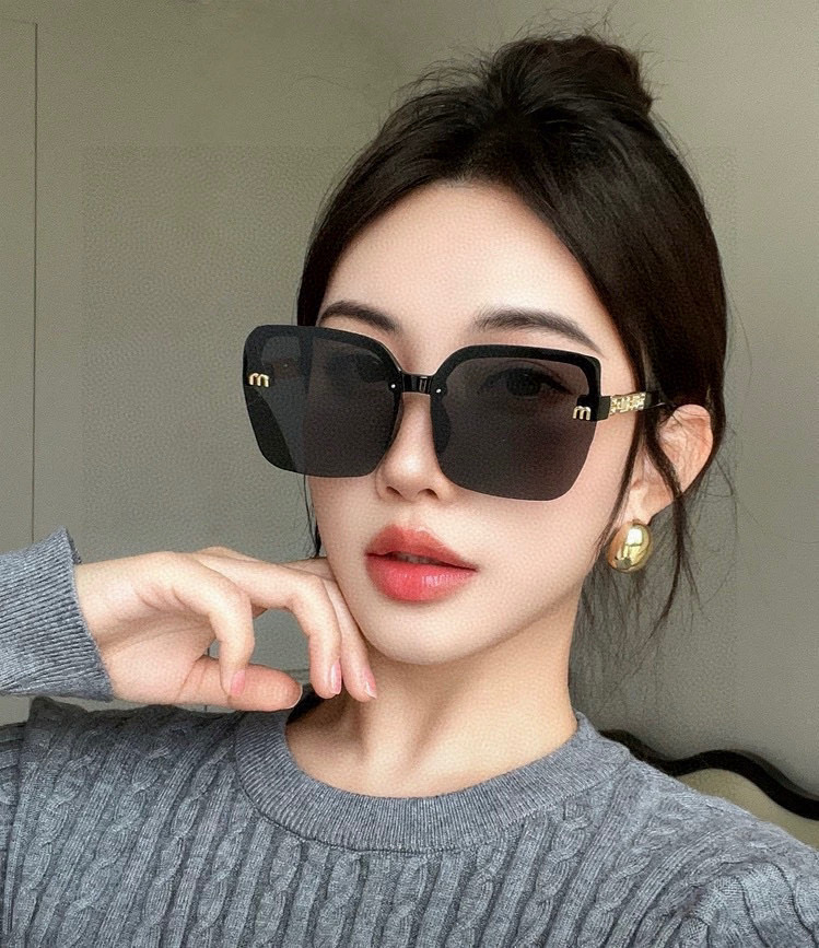 MIUMIU/缪缪🖇🖇2025开春新款🌟闪耀新款璀璨登台 ❤❤太阳镜潮品 精致个性设计简约时尚 专柜品质