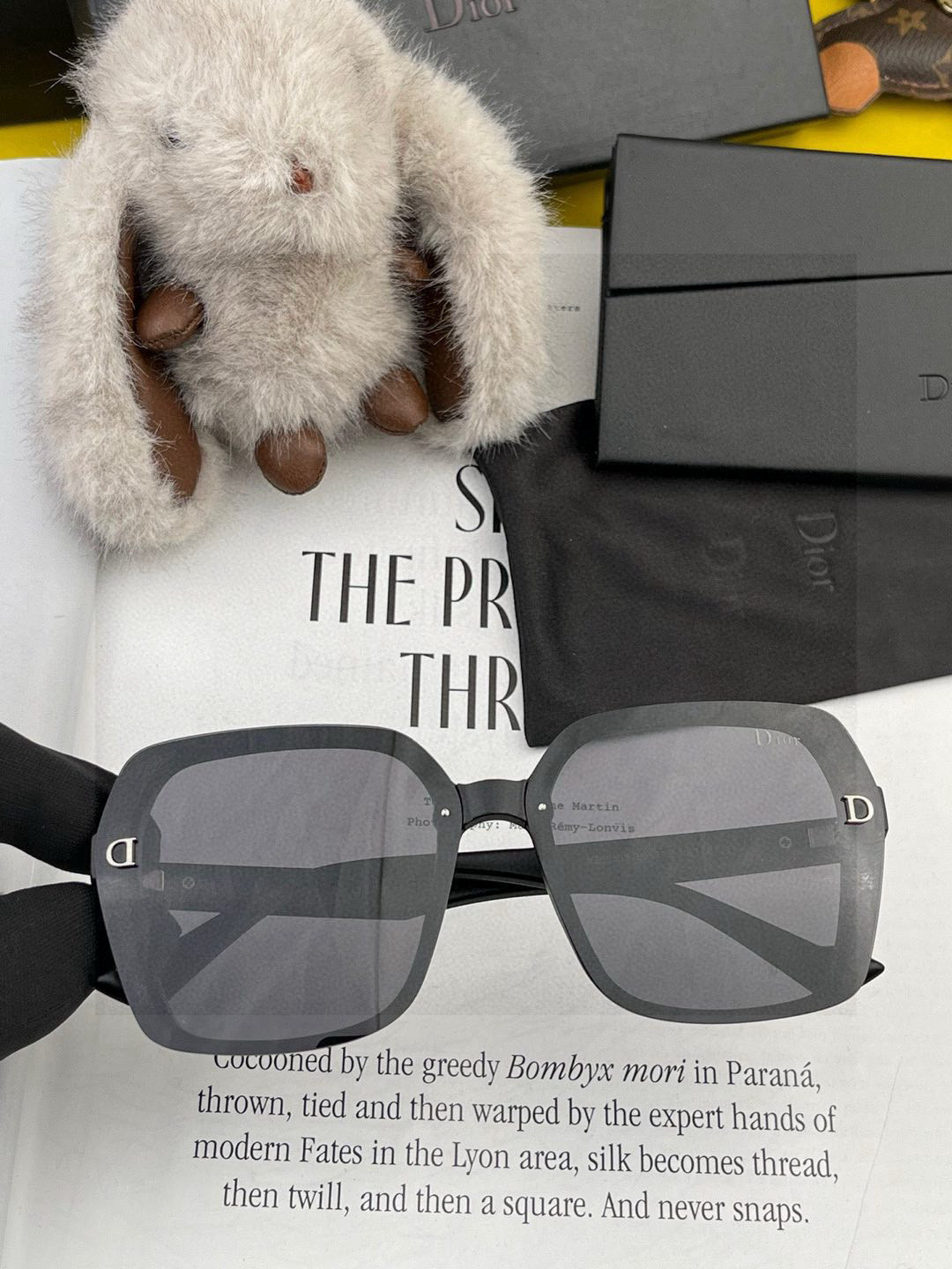 【DIOR】迪奥偏光太阳镜 时尚造型 开车驾驶镜时尚墨镜🌸世界顶级奢华品牌，品质保证！😍😍经典款, 明星