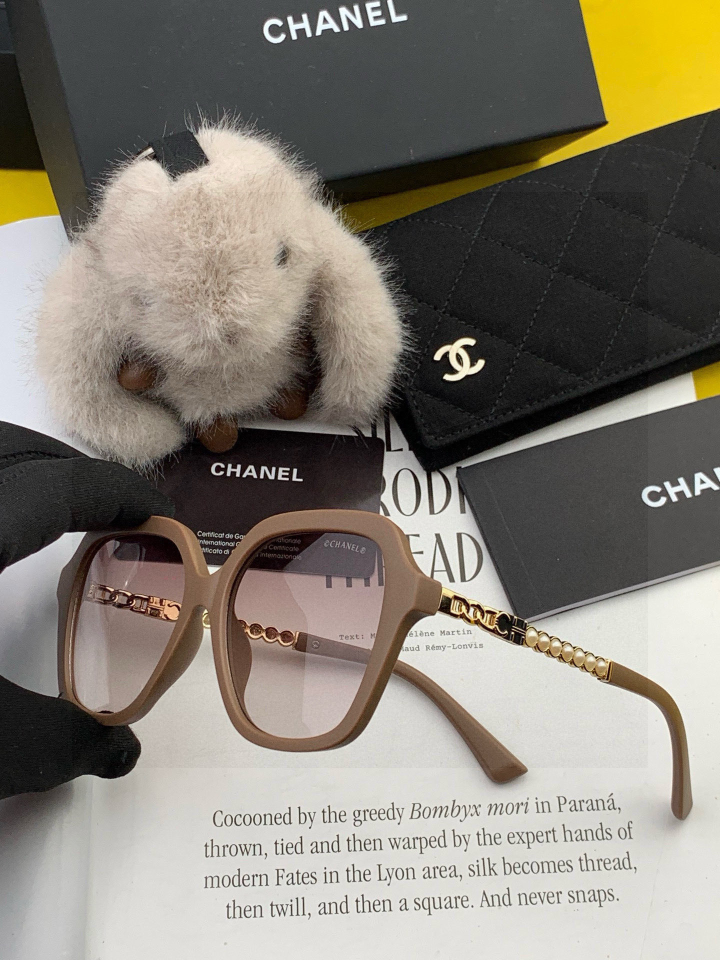 新品CHANEL 香奈儿太阳镜以独特魅力和前卫风格诠释春夏最新眼镜，质感超好佩带舒适 型号：CH6305