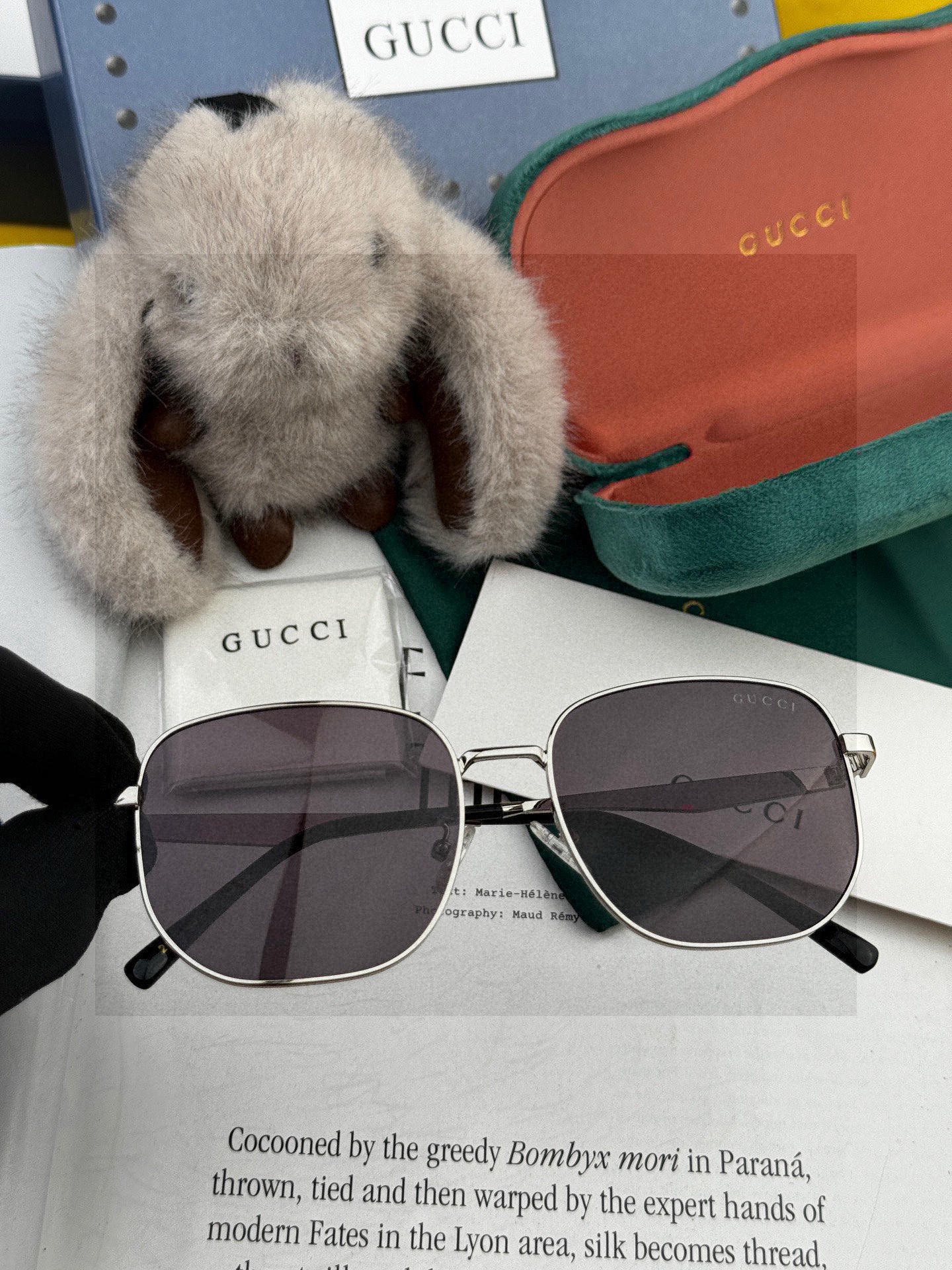 Gucci 。 高品质男女款墨镜 👍 进口宝丽来偏光镜片 。蛤蟆镜 开车钓鱼都可 。百搭显瘦墨镜韩版男士