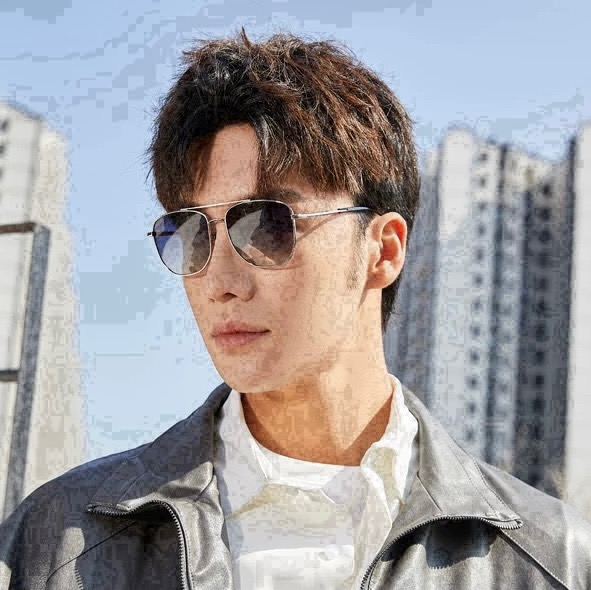 Gucci 。 高品质男女款墨镜 👍 进口宝丽来偏光镜片 。蛤蟆镜 开车钓鱼都可 。百搭显瘦墨镜韩版男士