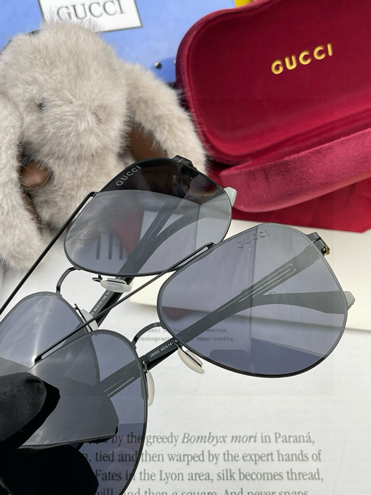 ♦️ GUCCI 2025新款男女情侣款太阳镜iP电镀永不褪色 超轻超有弹性整幅眼镜无螺丝重要的是压不坏