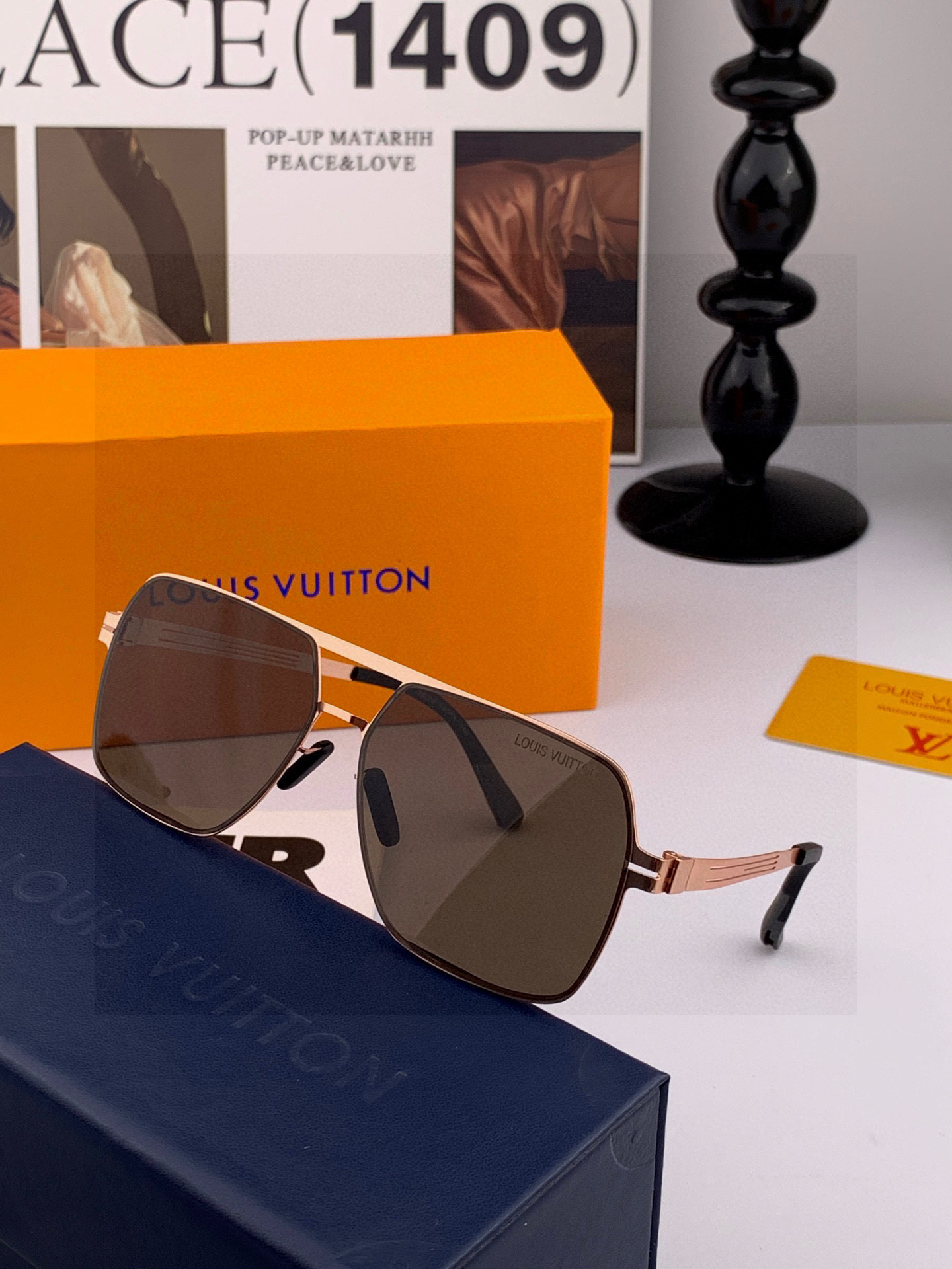 ♦️LV 2025新款男女情侣款太阳镜多边形墨镜iP电镀永不褪色 超轻超有弹性整幅眼镜无螺丝重要的是压不