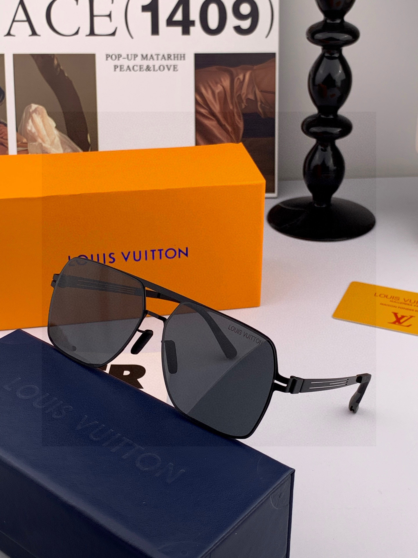 ♦️LV 2025新款男女情侣款太阳镜多边形墨镜iP电镀永不褪色 超轻超有弹性整幅眼镜无螺丝重要的是压不