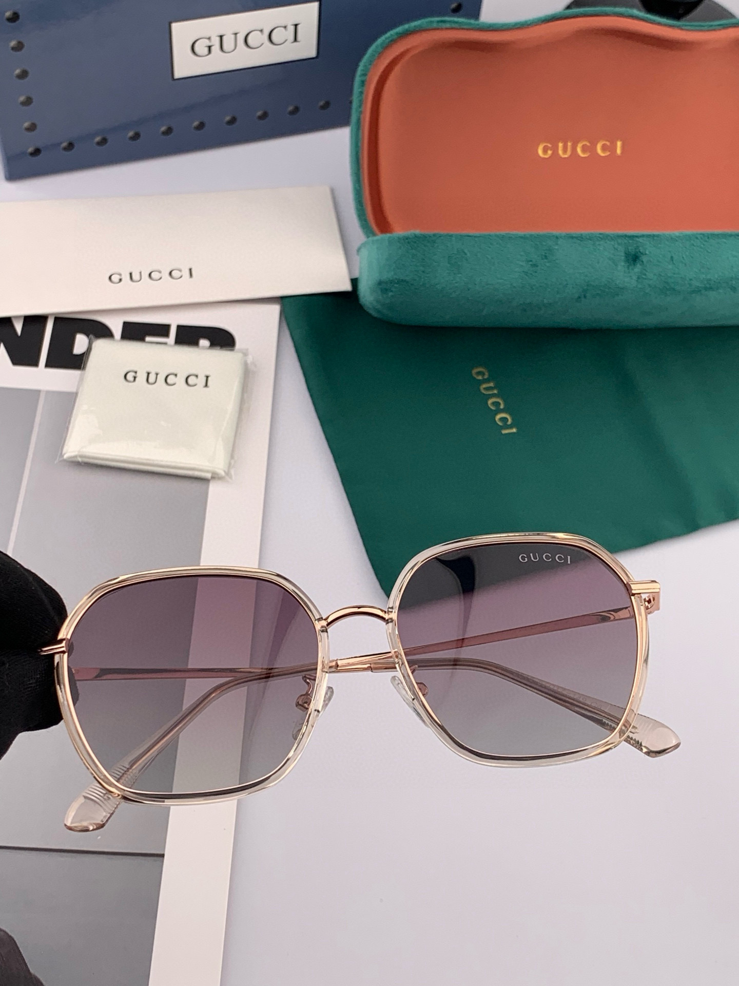 GUCCI 2025开春新款太阳镜 各路网红纷纷带起气场满分‼️ 俏皮甜美.上脸效果更佳.金属质感超好 