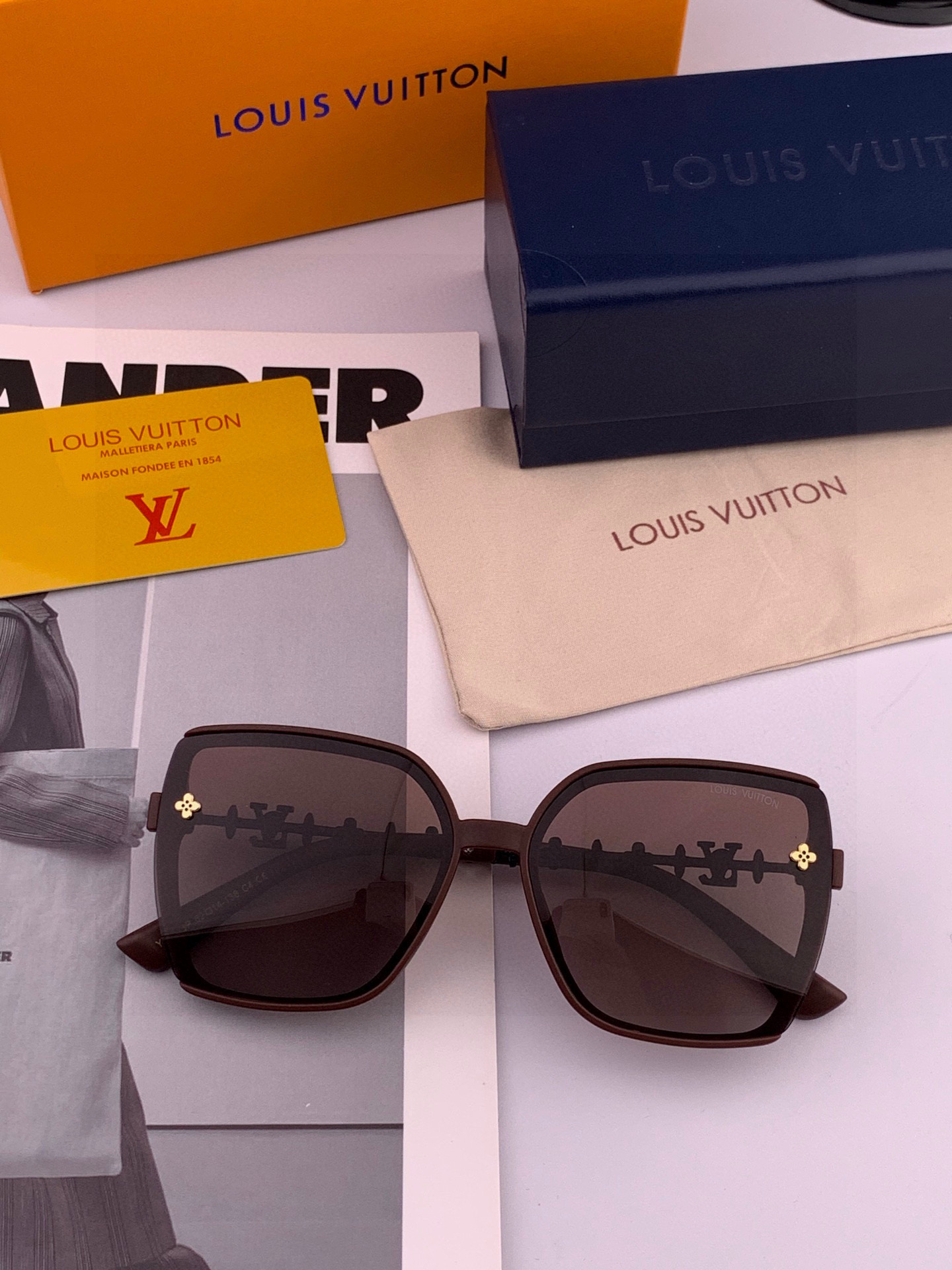 【TR偏光系列】lv大框太阳镜墨镜经典的方框设计，不挑脸型，无论搭配大衣还是连衣裙都非常显气质偏光镜片预