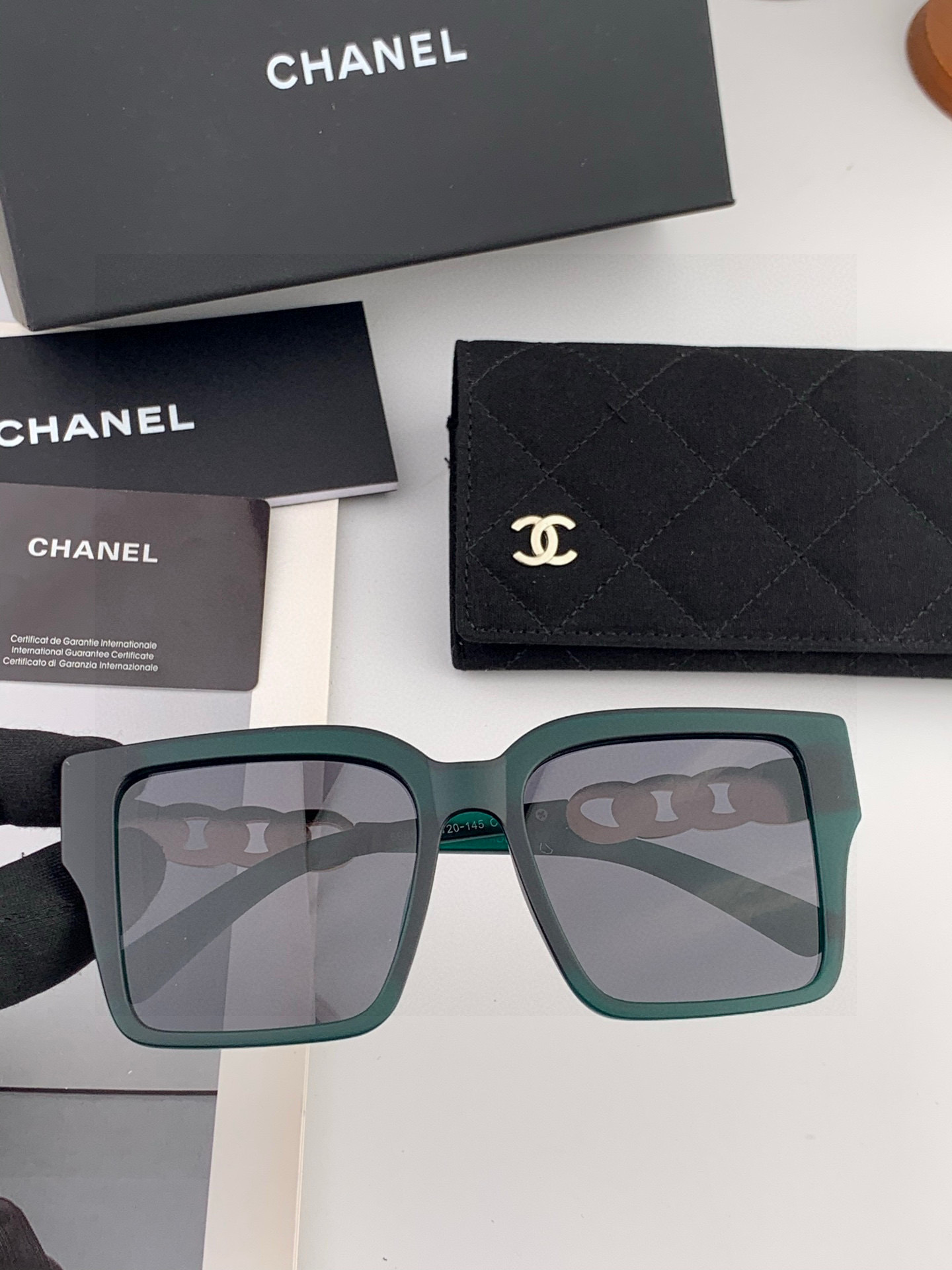 🎊。Chane✨新款女装太阳眼镜 镜腿高档 香奈儿专属LOGO使眼镜更具有国际大牌范 ☺️😘工艺精湛 高