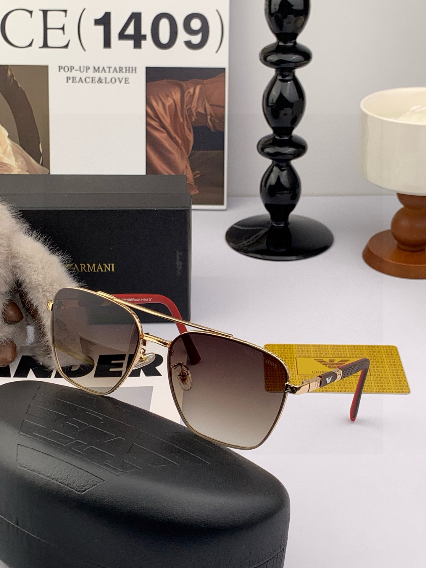 【阿玛尼】2025新款超百搭金属太阳镜、造型轮廓超大镜框完美修饰脸型，时尚超级百搭 ！型号：A82230