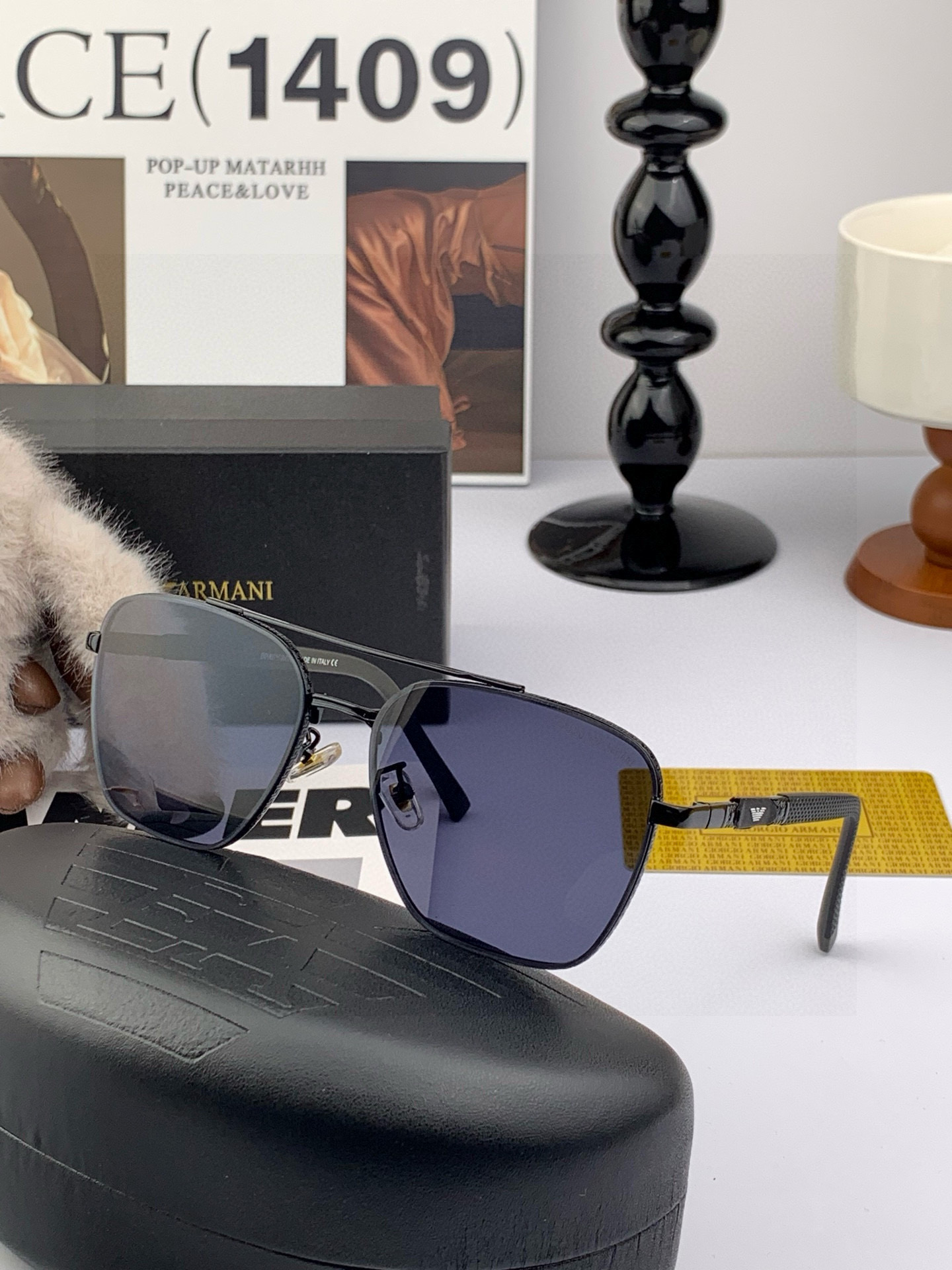 【阿玛尼】2025新款超百搭金属太阳镜、造型轮廓超大镜框完美修饰脸型，时尚超级百搭 ！型号：A82230