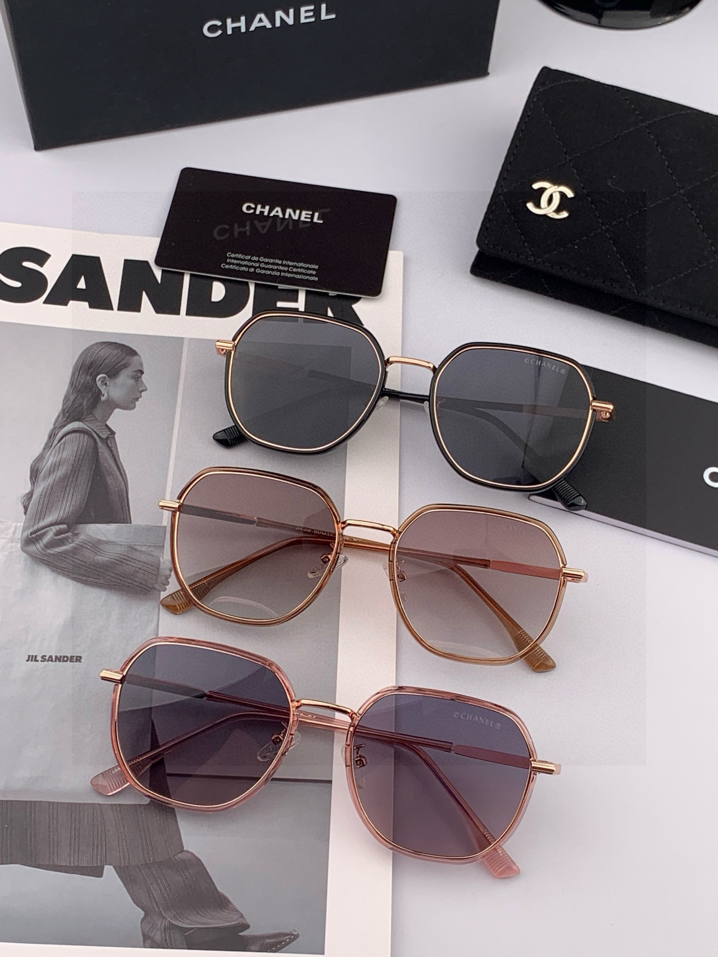 新品CHANEL 香奈儿太阳镜以独特魅力和前卫风格诠释春夏最新眼镜，质感超好佩带舒适 型号：CH9375