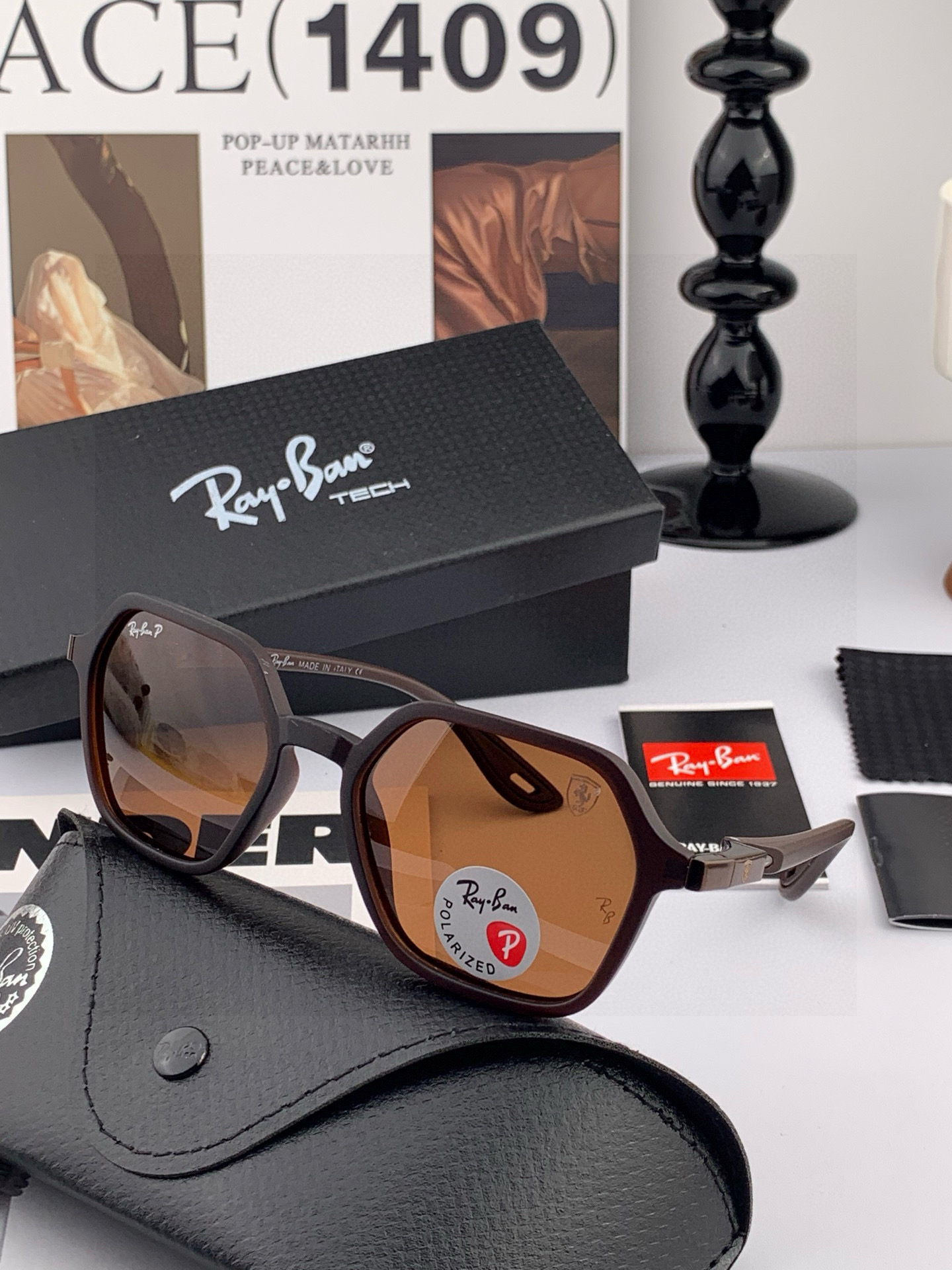 官方同步 品牌:雷朋经典男女士玻璃太阳镜 材质：美国宝丽来高清防爆钢化玻璃镜片 型号：RB5894