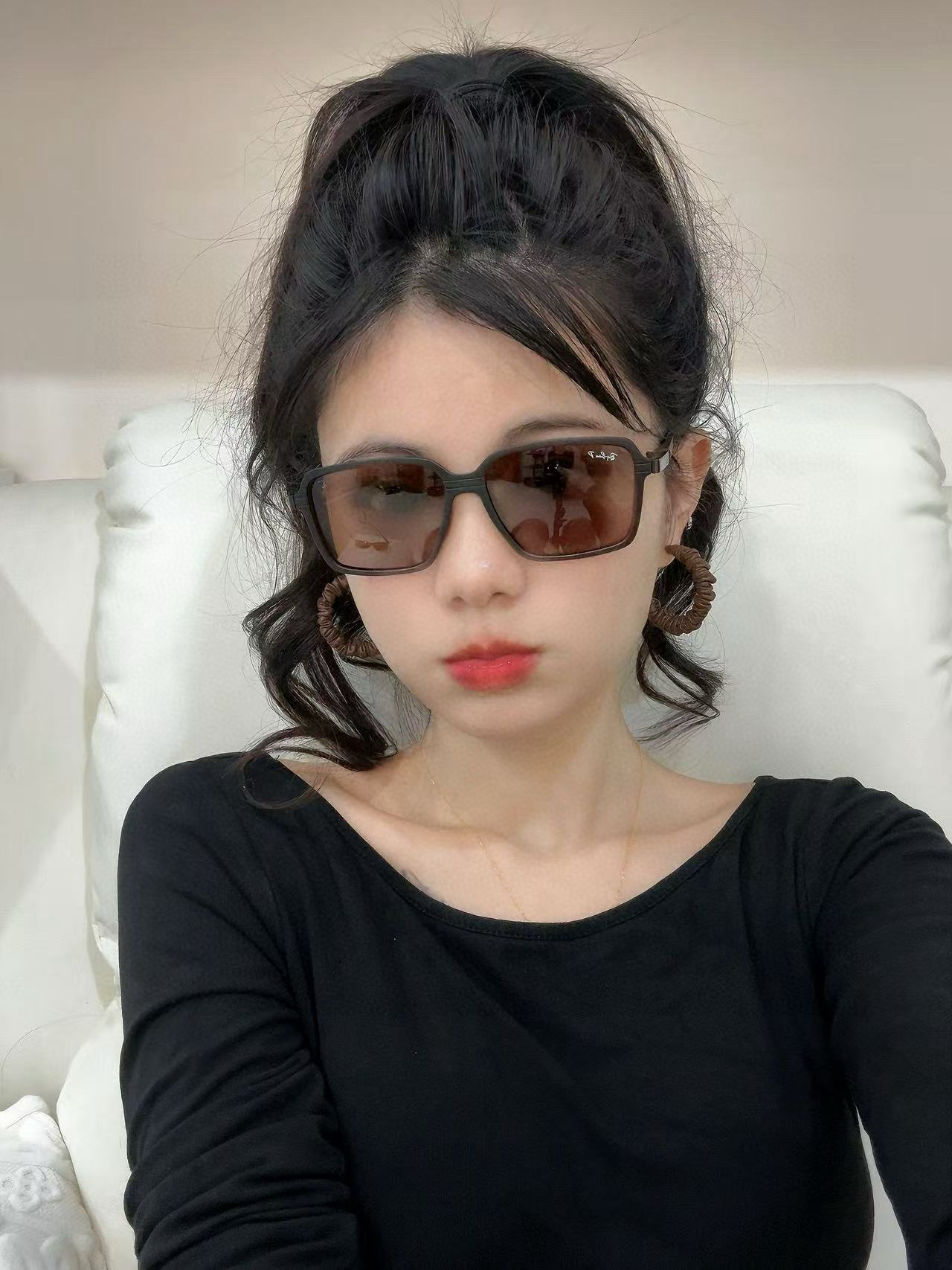 官方同步 品牌:雷朋经典男女士玻璃太阳镜 材质：美国宝丽来高清防爆钢化玻璃镜片 型号：RB3443